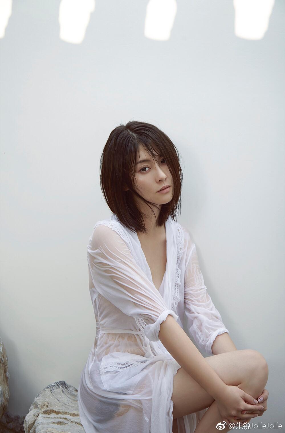 朱锐厚丝袜美腿下半身,黑皮裤美腿炮架紧身裤[10]