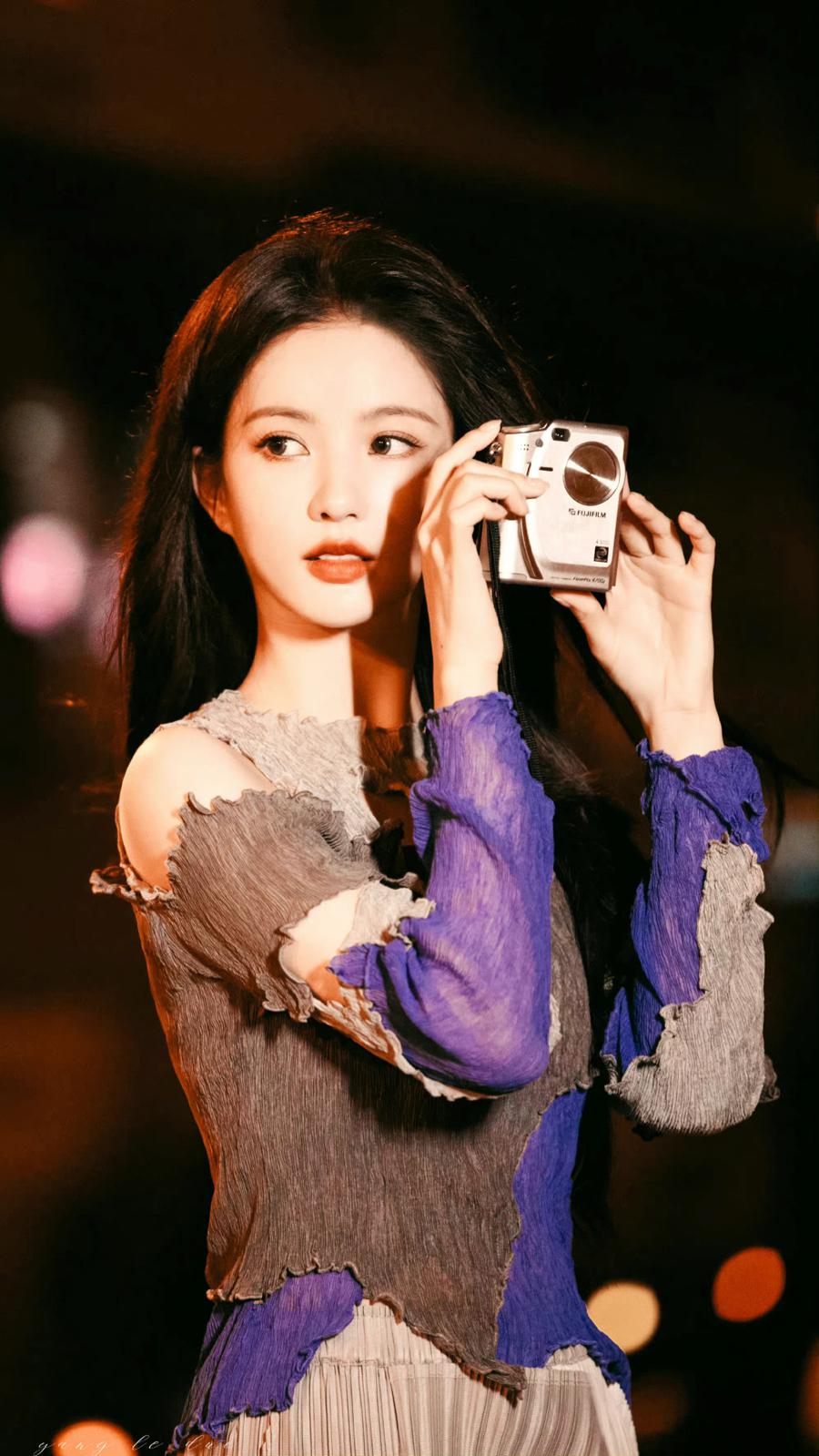 刘些宁盛装美胸雍容华贵[11]