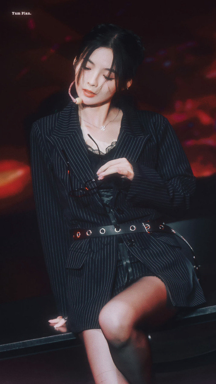 许杨玉琢黑丝袜美腿舞台热舞调教2[5]