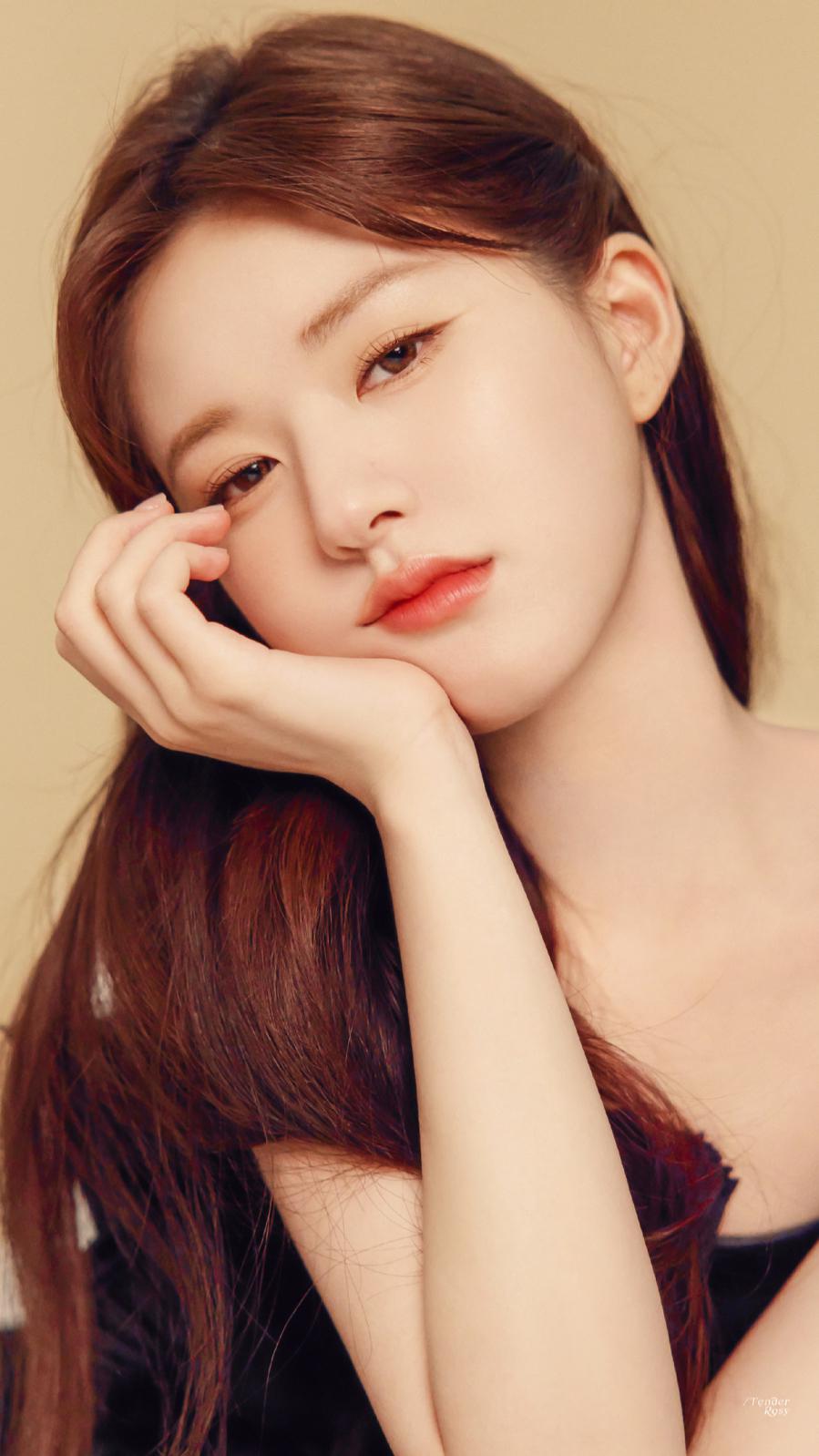 赵露思黑色露背长裙性感写真[9]