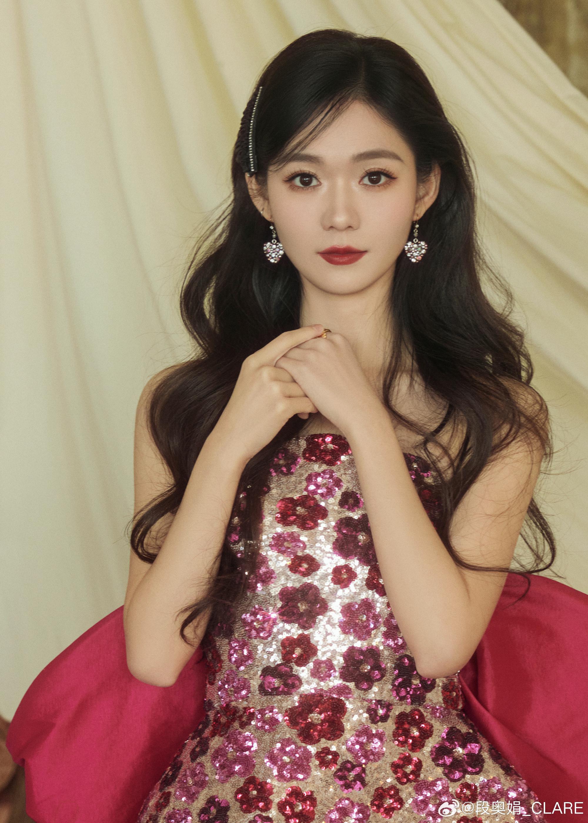 段奥娟丝袜美腿清纯写真自拍[5]