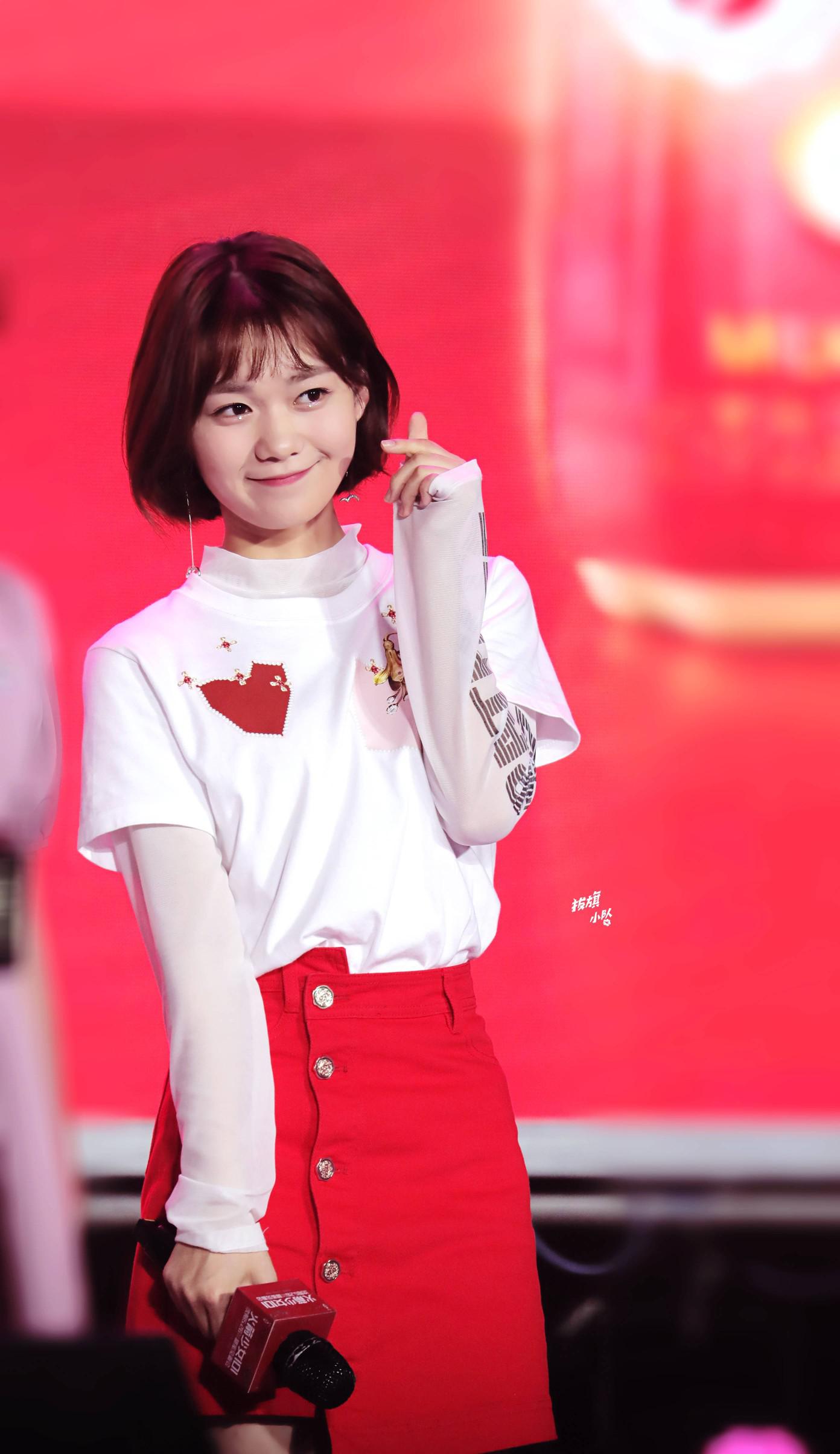 段奥娟短发红色包臀短裙粉丝见面会[6]