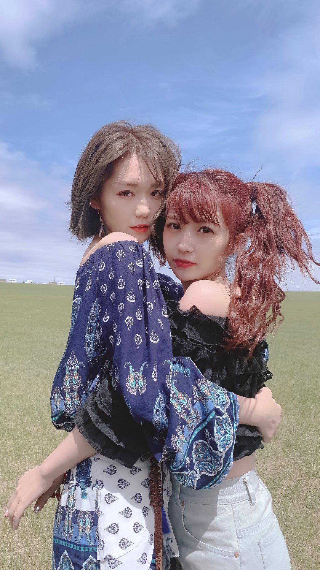 段奥娟短发美腿外拍[4]