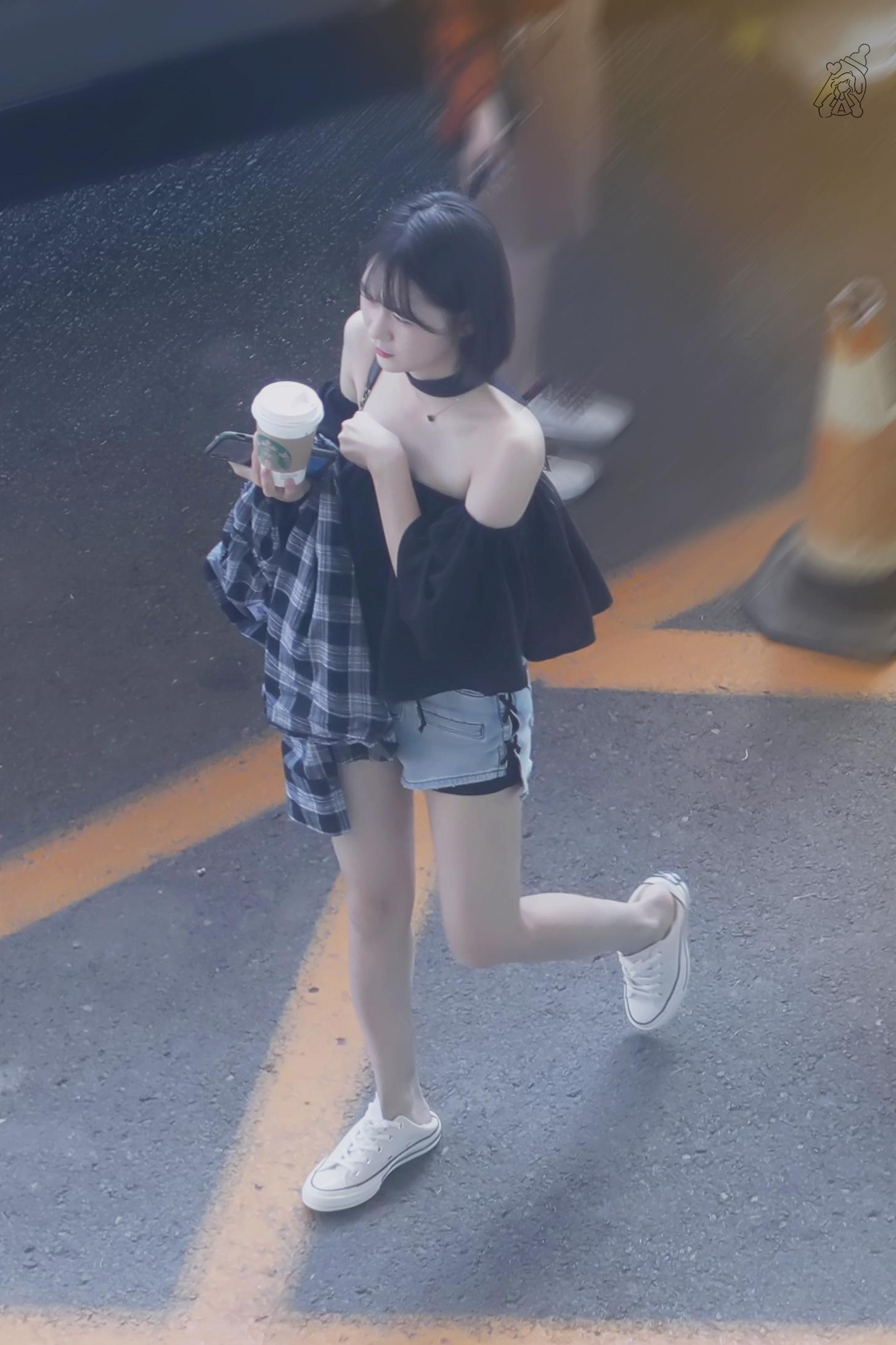 段奥娟短裤大长腿粉丝街拍[7]