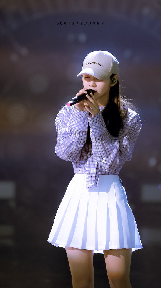 段奥娟丝袜美腿演唱会迷人[3]