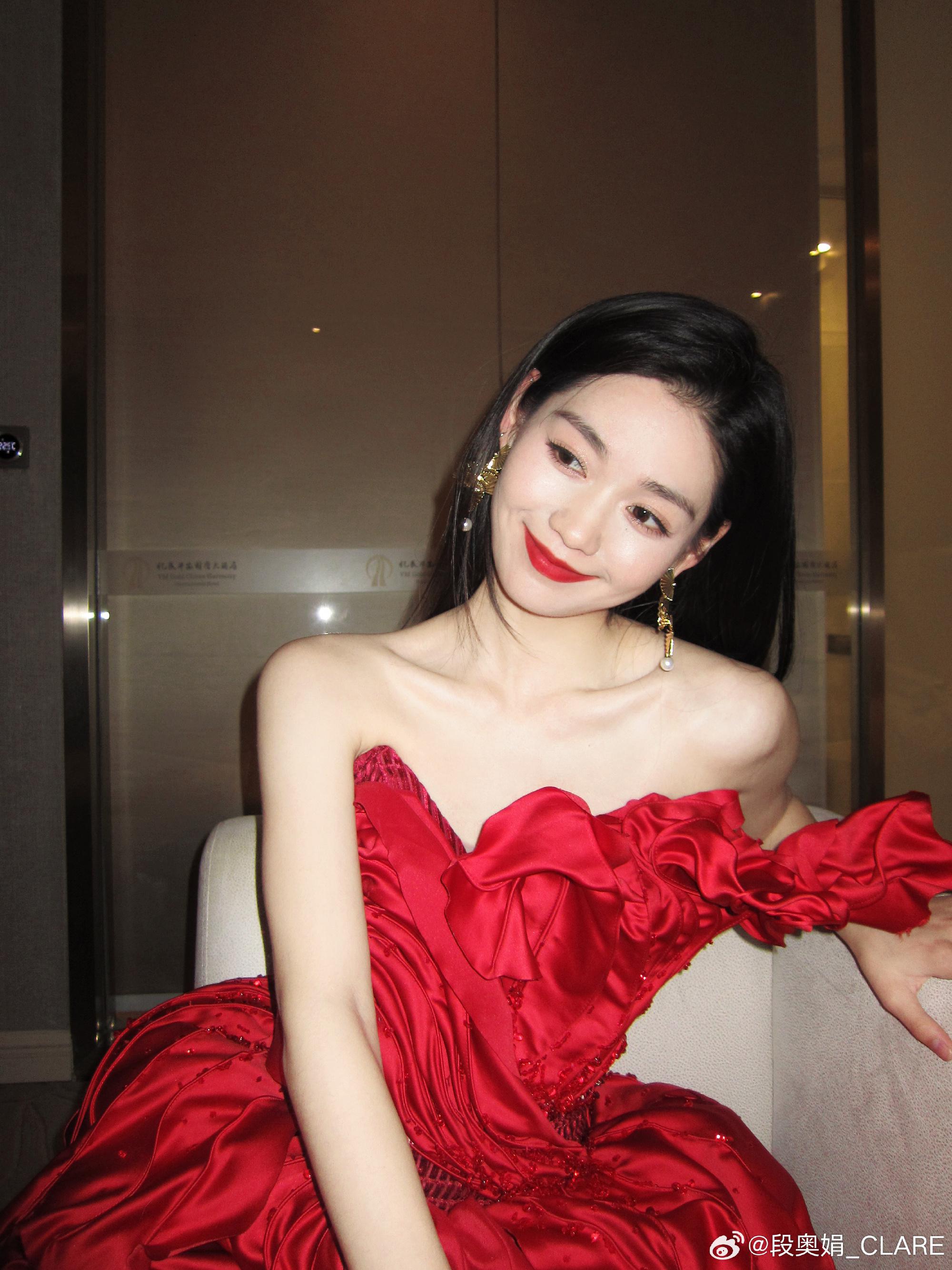 段奥娟长发丝袜美腿写真集[7]