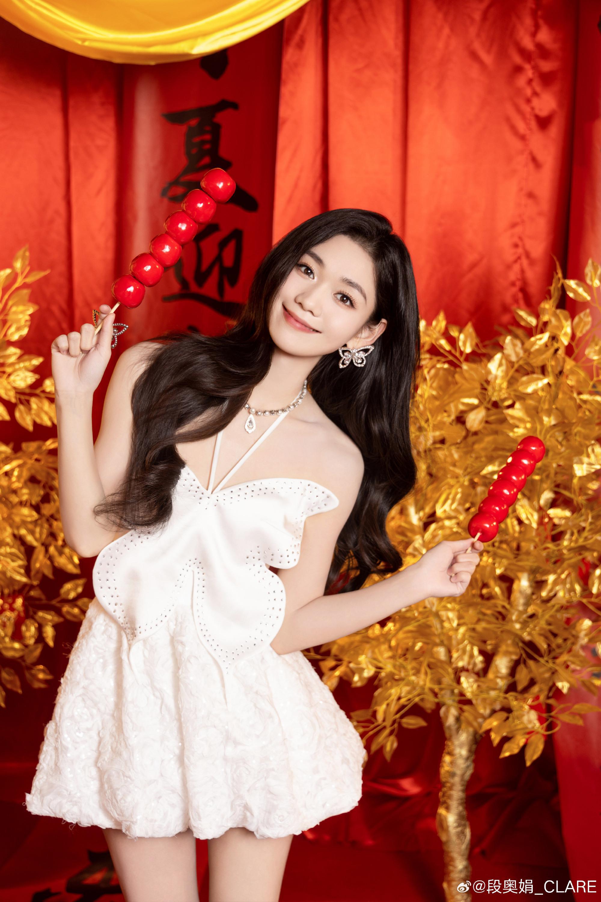 段奥娟长发丝袜美腿写真集[8]