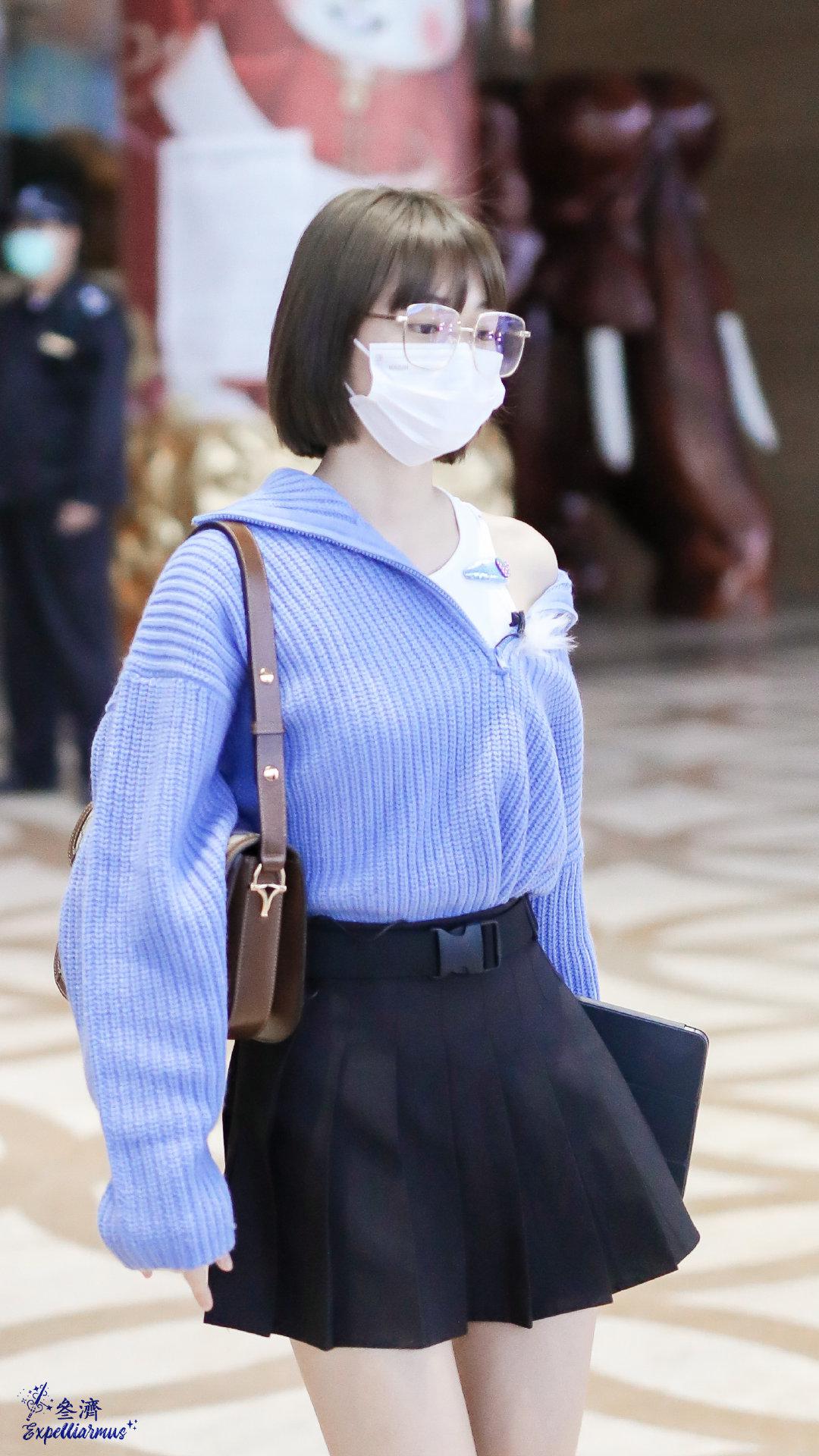 段奥娟丝袜美腿现场演唱会[7]