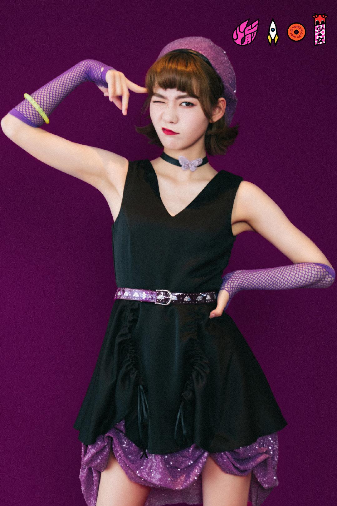 段奥娟演唱会现场照美腿迷人[2]