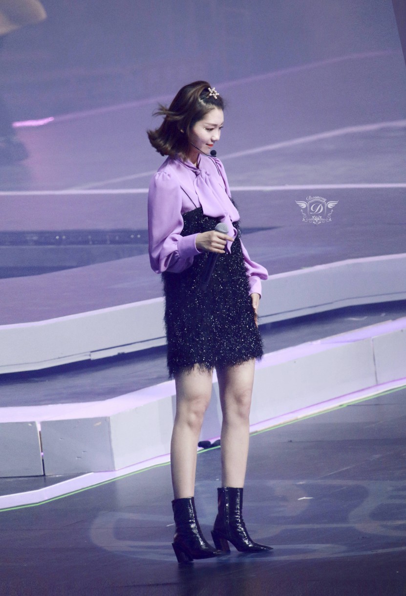 段奥娟演唱会现场照美腿迷人[8]