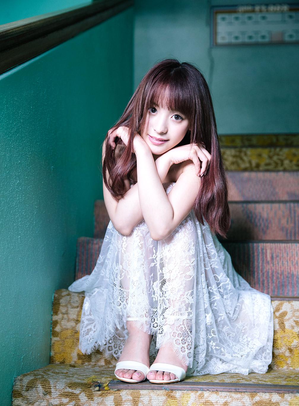 桃乃木香奈白色丝袜美腿诱人[2]