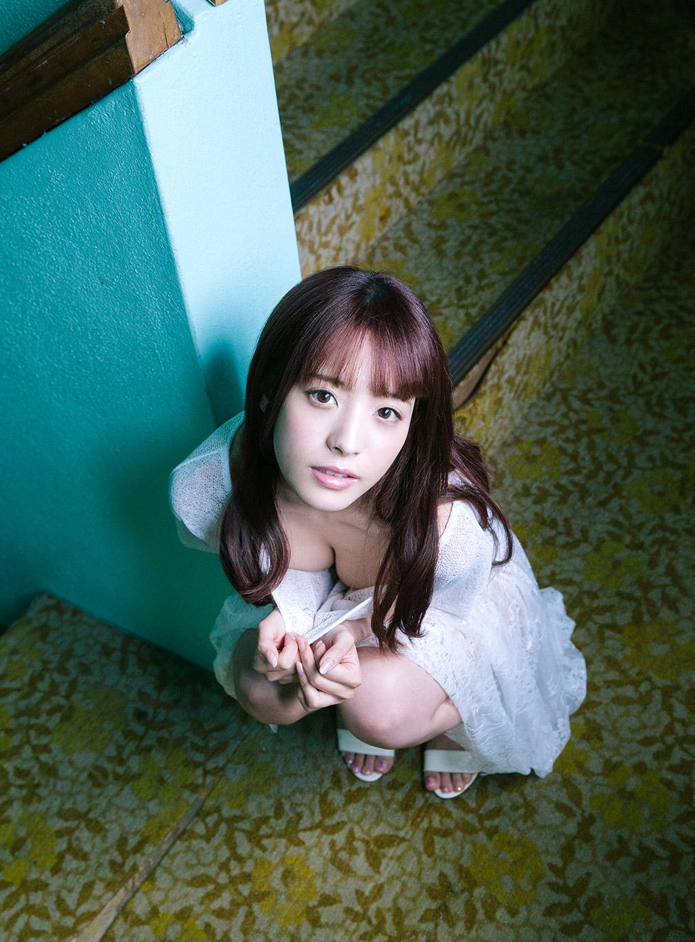 桃乃木香奈白色丝袜美腿诱人[3]