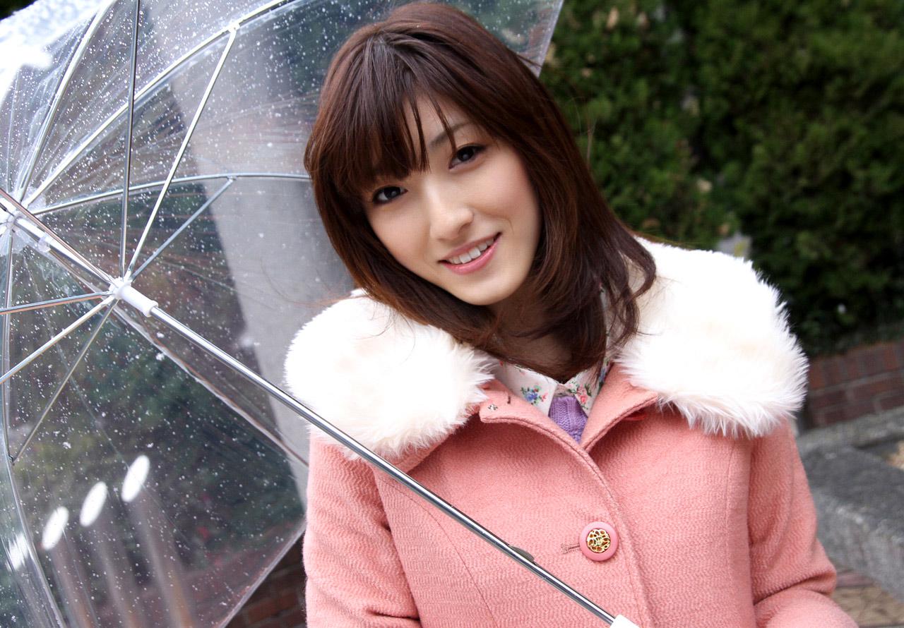 森泽佳奈身着肉色丝袜红色长靴户外自拍[8]