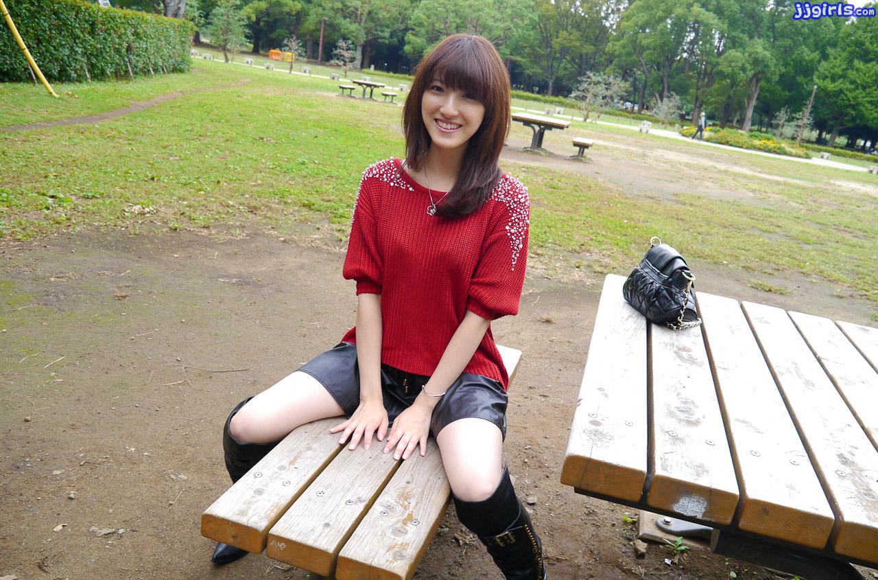 森泽佳奈酒店肉色丝袜美腿诱惑[8]