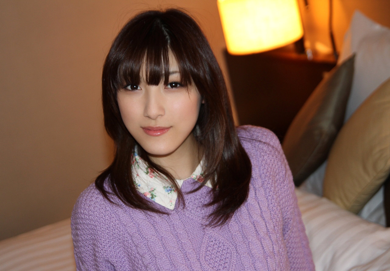 轻熟女森泽佳奈床上丝袜美腿姿势诱人[9]