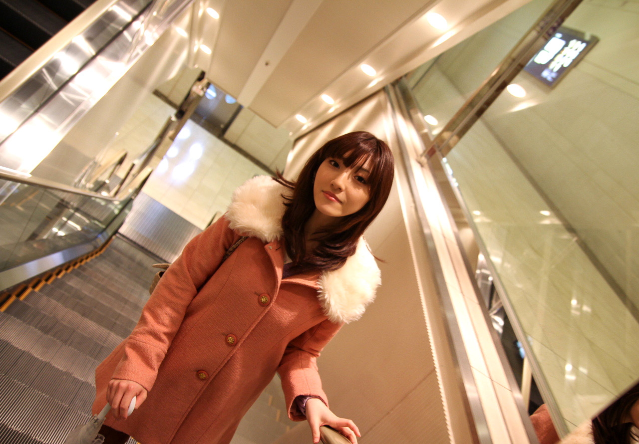 轻熟女森泽佳奈床上丝袜美腿姿势诱人[12]