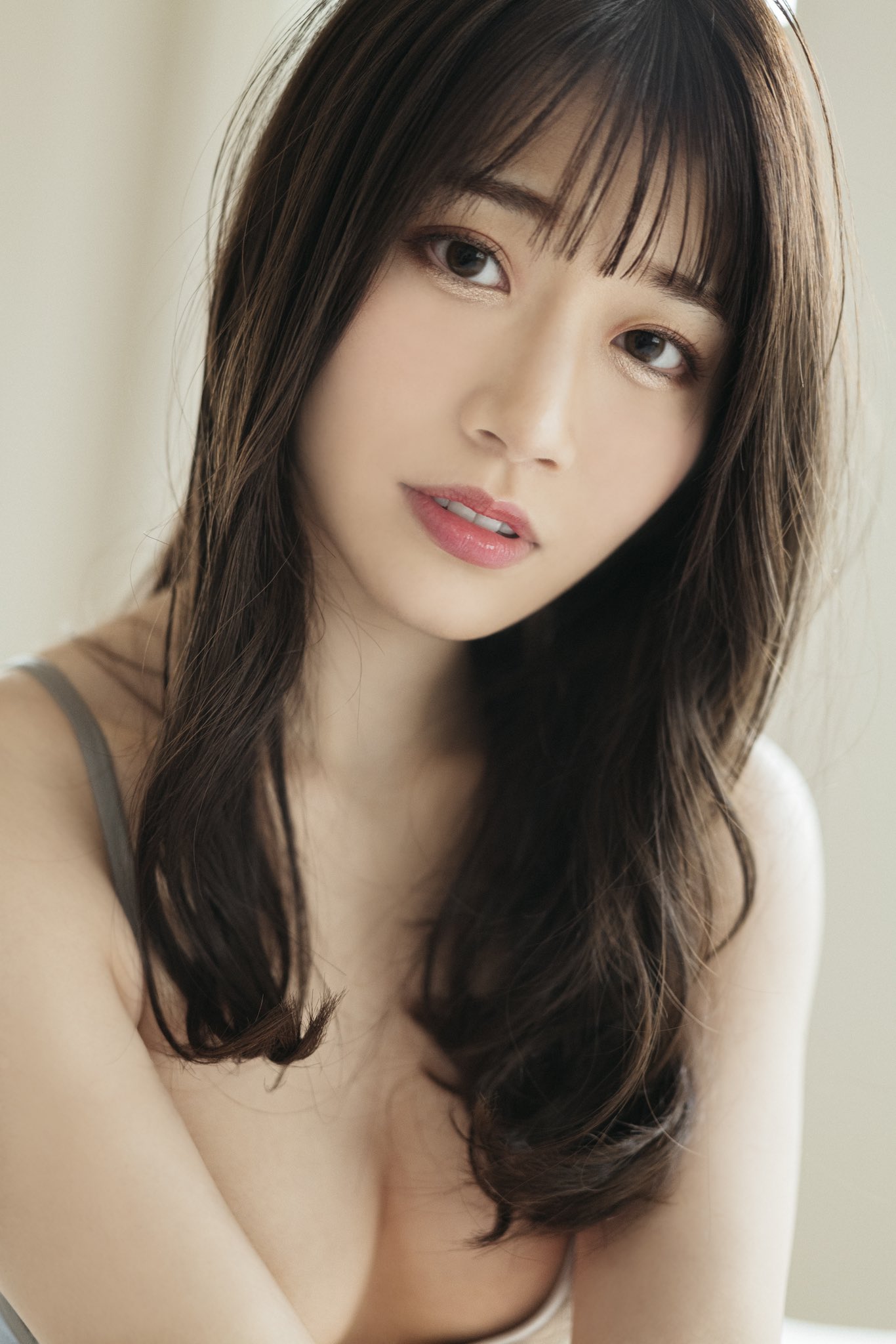 女教师河北彩伽制服黑丝袜美腿高跟演绎电车痴汉[8]