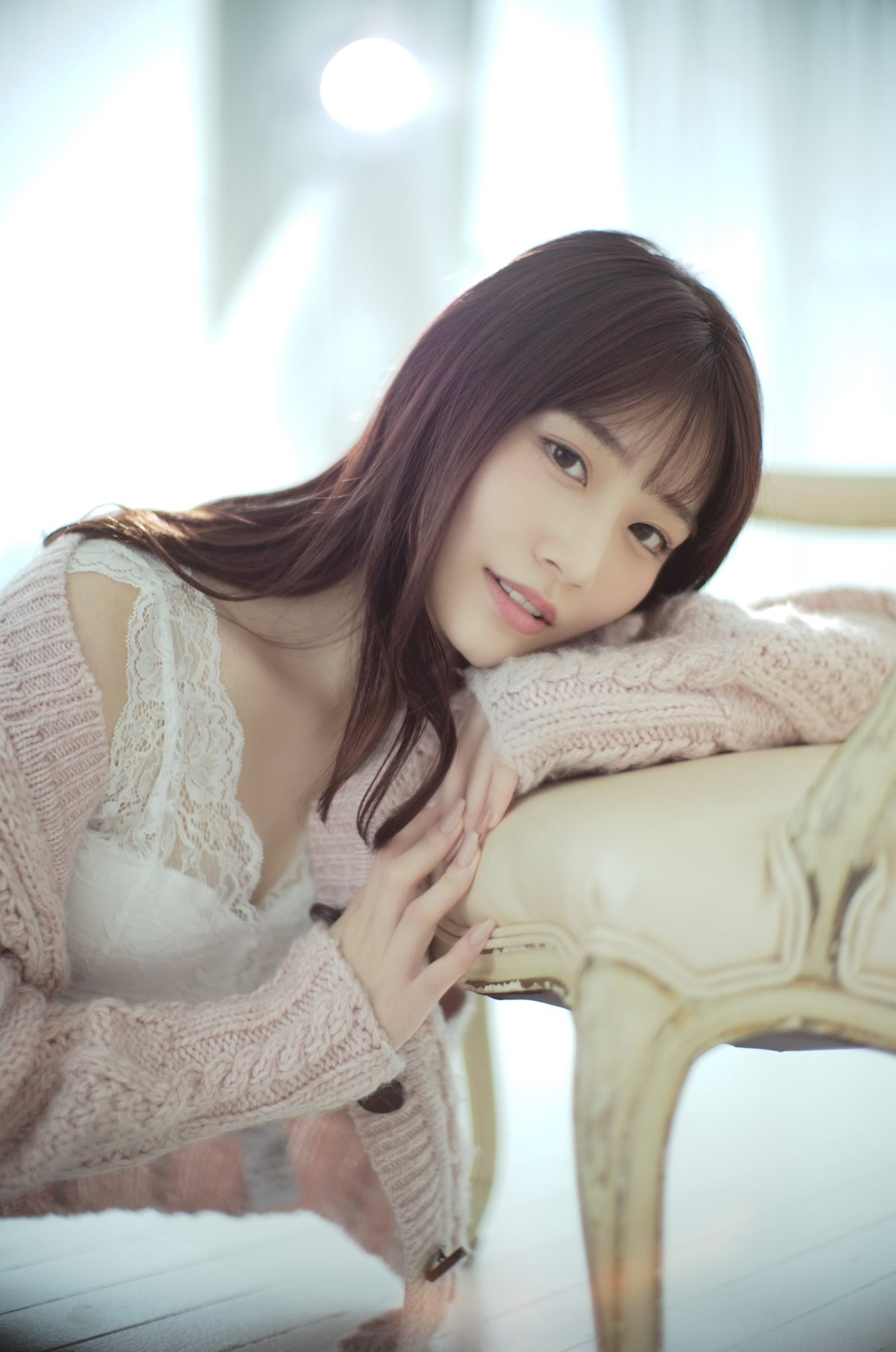 河北彩伽慵懒睡衣眼神清澈[4]