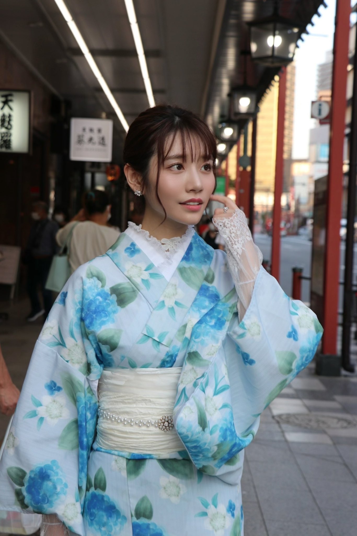 河北彩伽白色丝袜美腿护士cosplay演出[5]