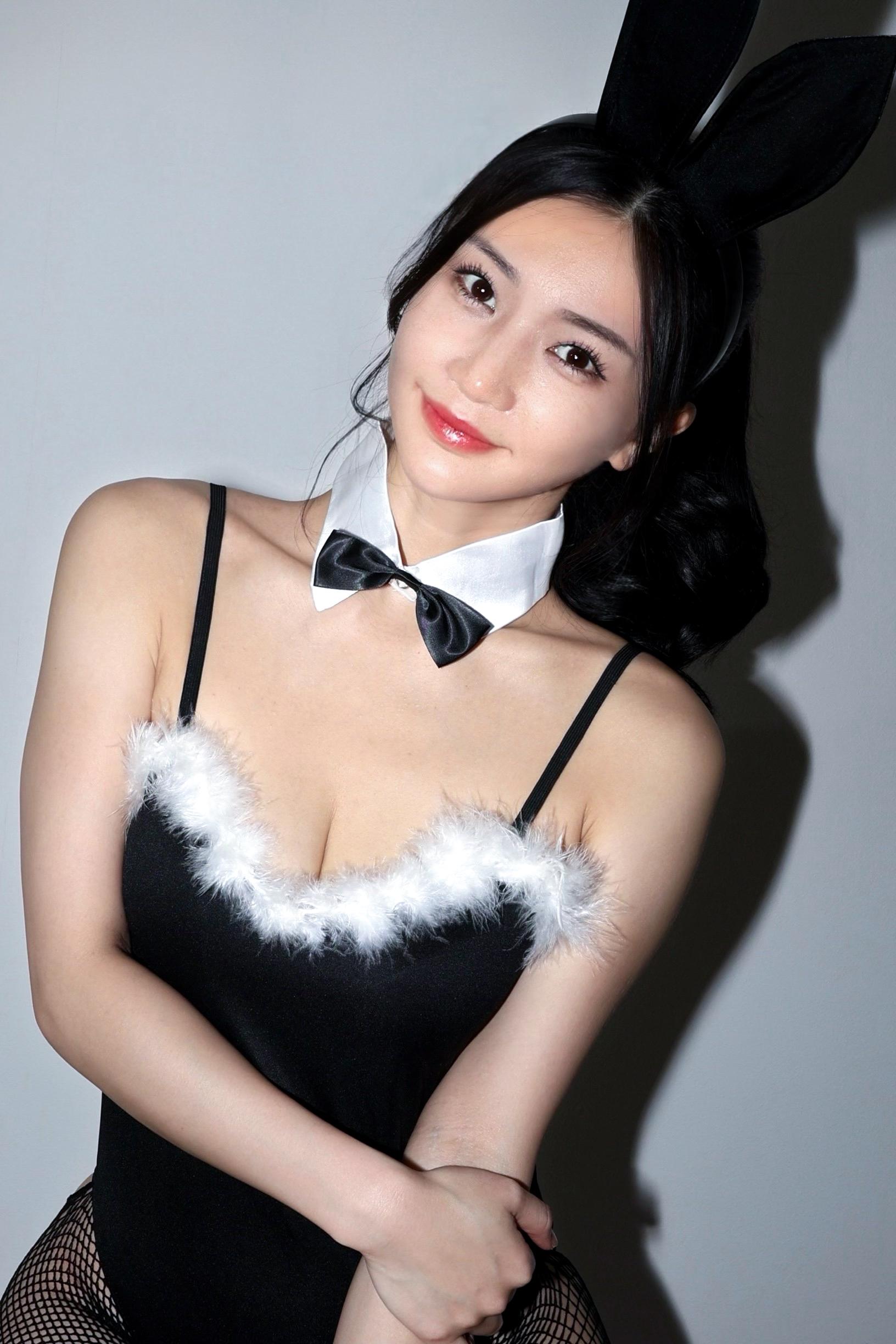 高桥圣子黑色透明内衣诱惑写真[8]