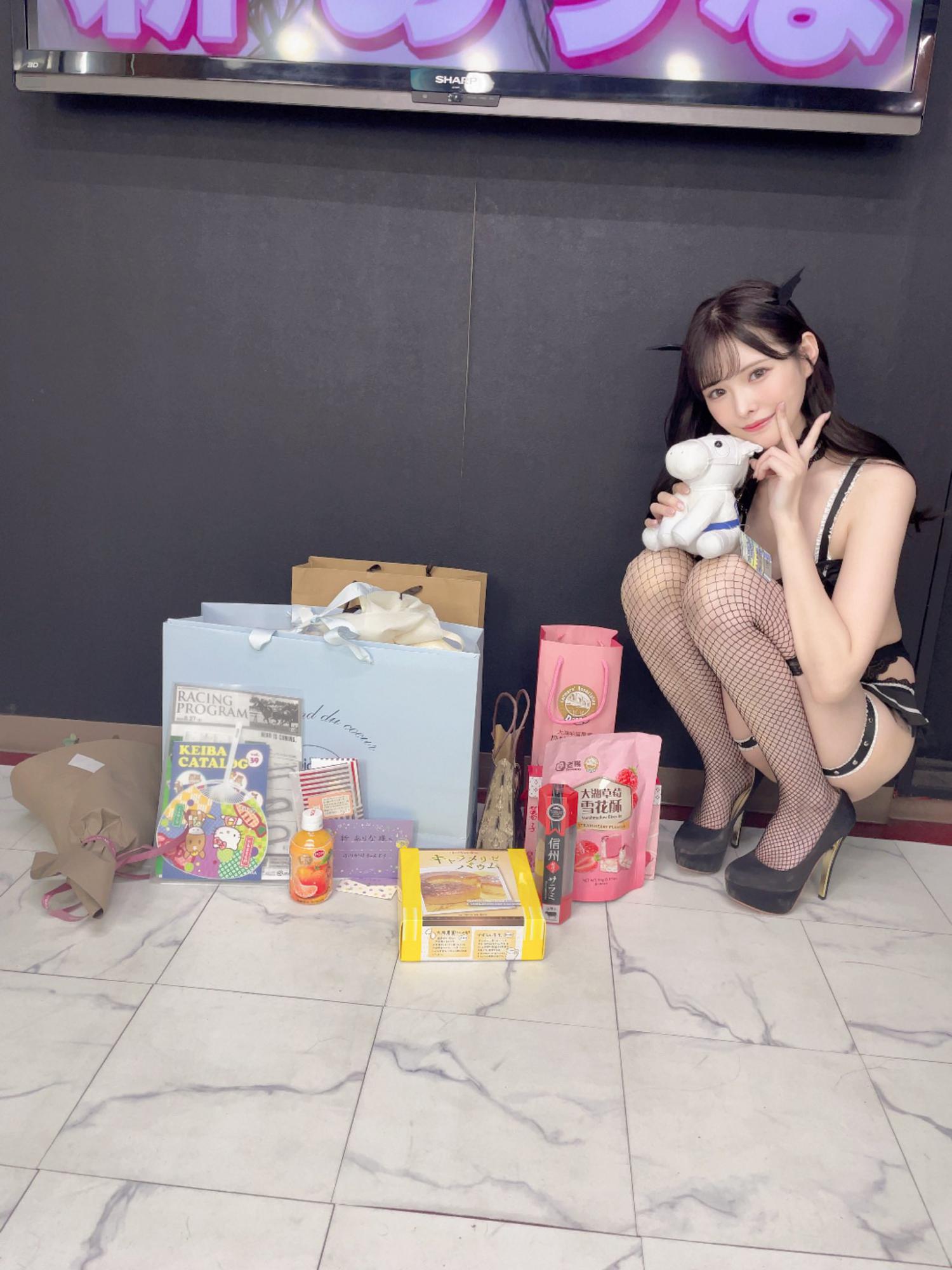 新有菜长腿可爱自拍[5]