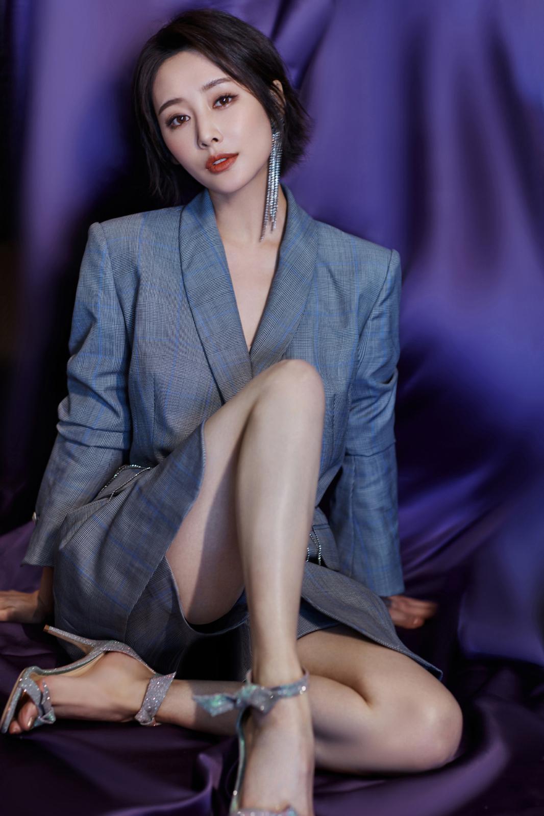 李纯抹胸性感写真大片[8]