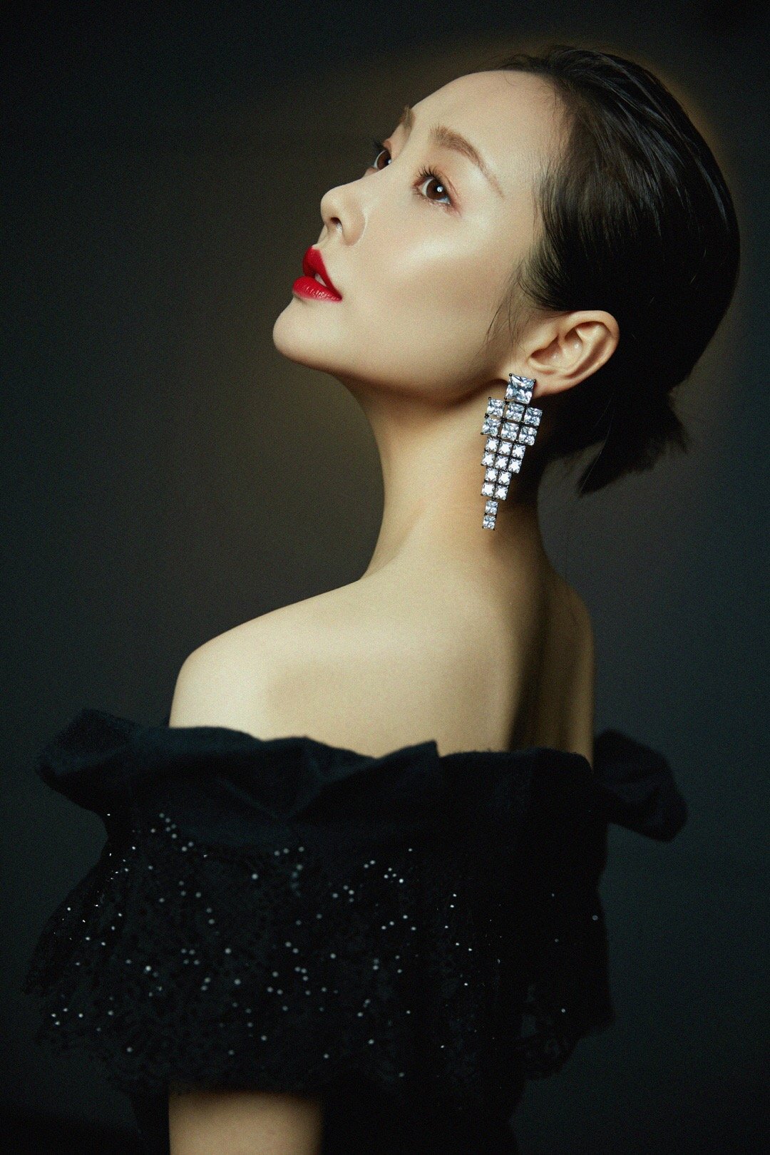 李纯黑色大气时尚写真[7]