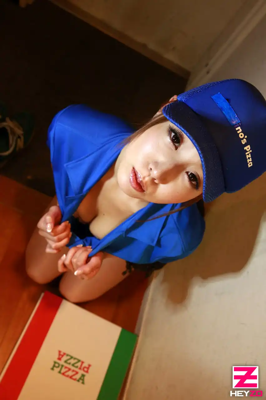 内村里菜粉色裙肉丝袜高跟私房照[5]