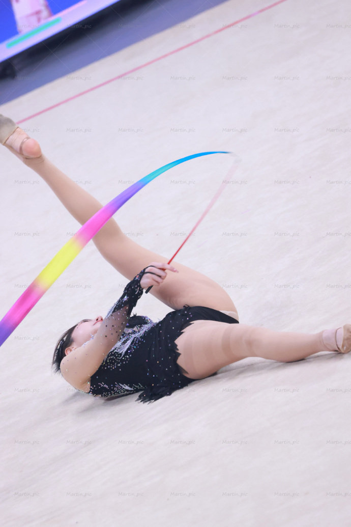 戴燕妮跳体操肉丝美腿真漂亮[5]