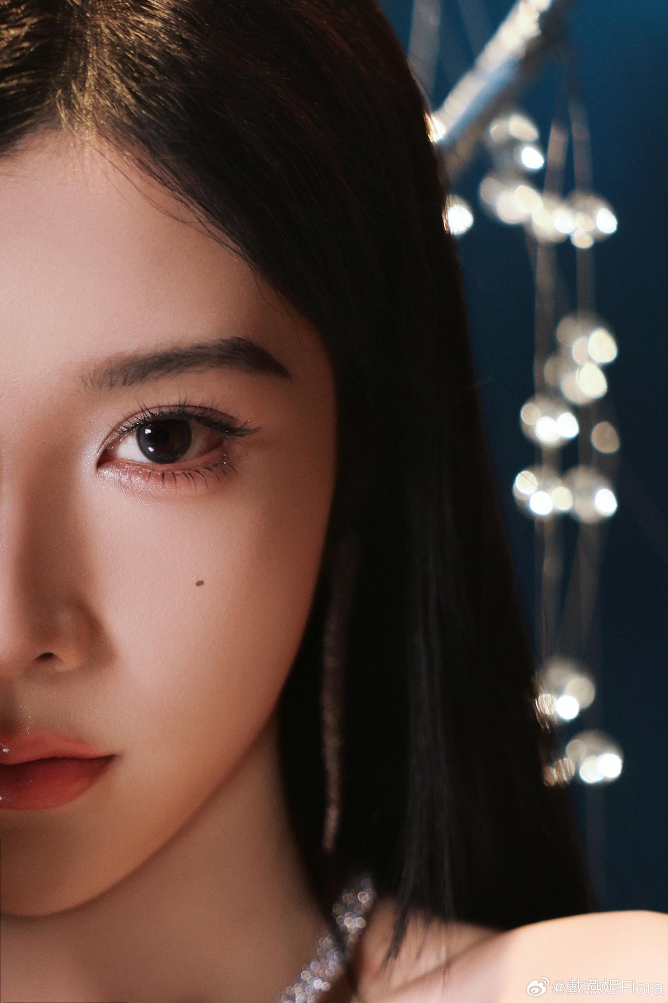 戴燕妮长裙美腿大气冷艳写真[2]