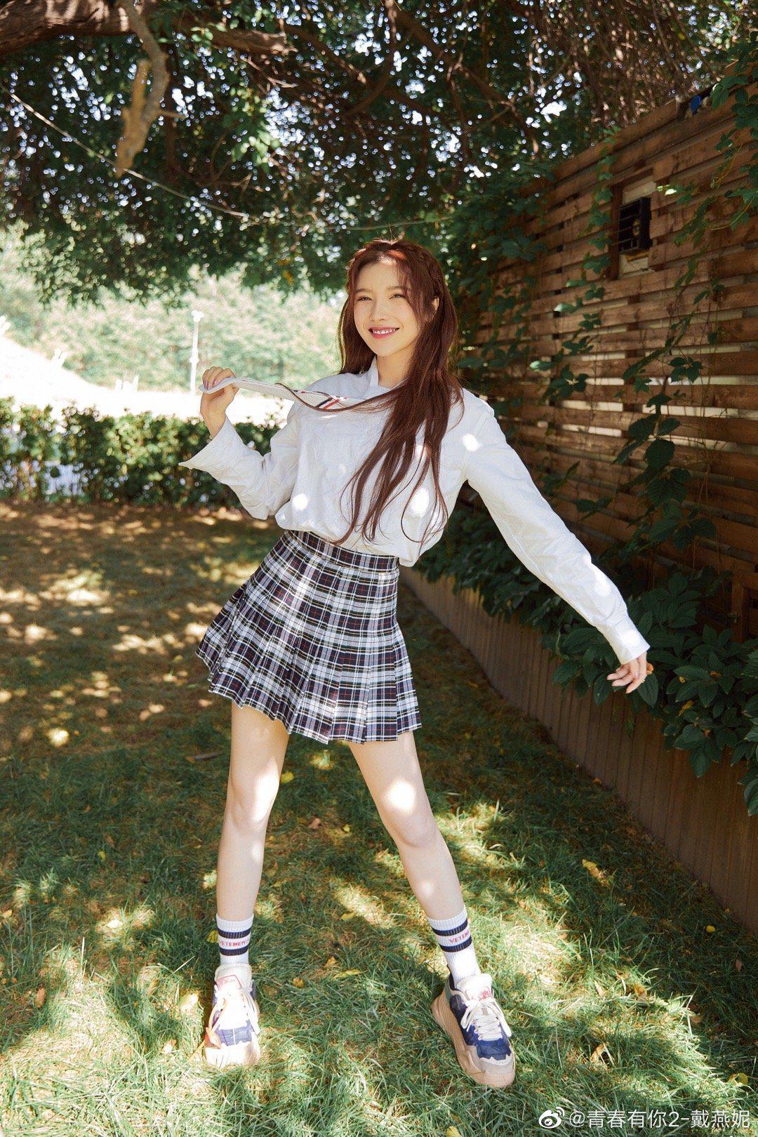 戴燕妮各色丝袜美腿写真[6]