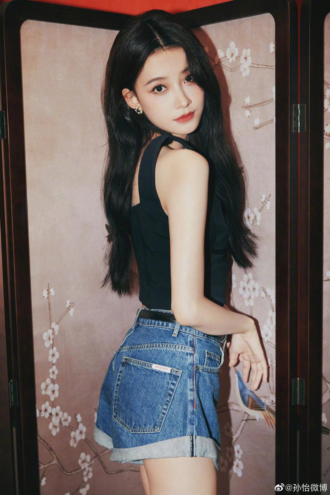 孙怡牛仔短裤美腿写真[6]