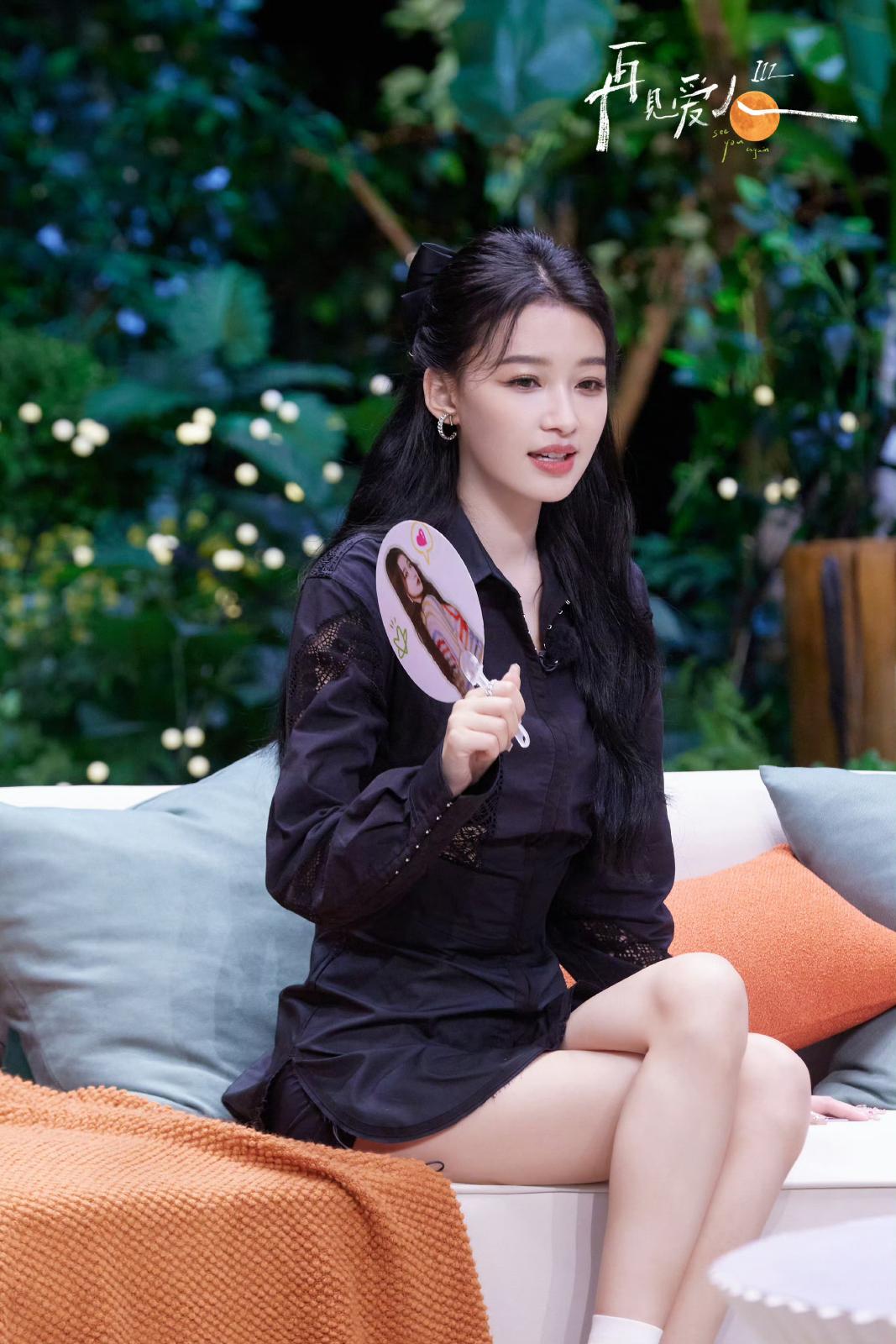 孙怡白色短袜包裹不了芊芊美脚[6]