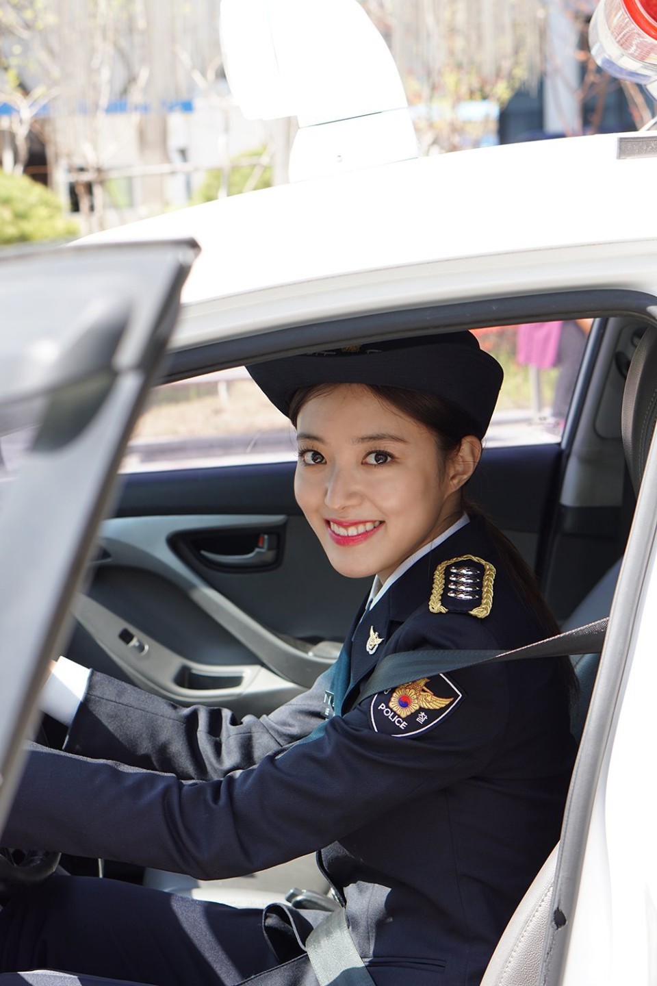 李世荣现实cody服警察制服诱惑[14]