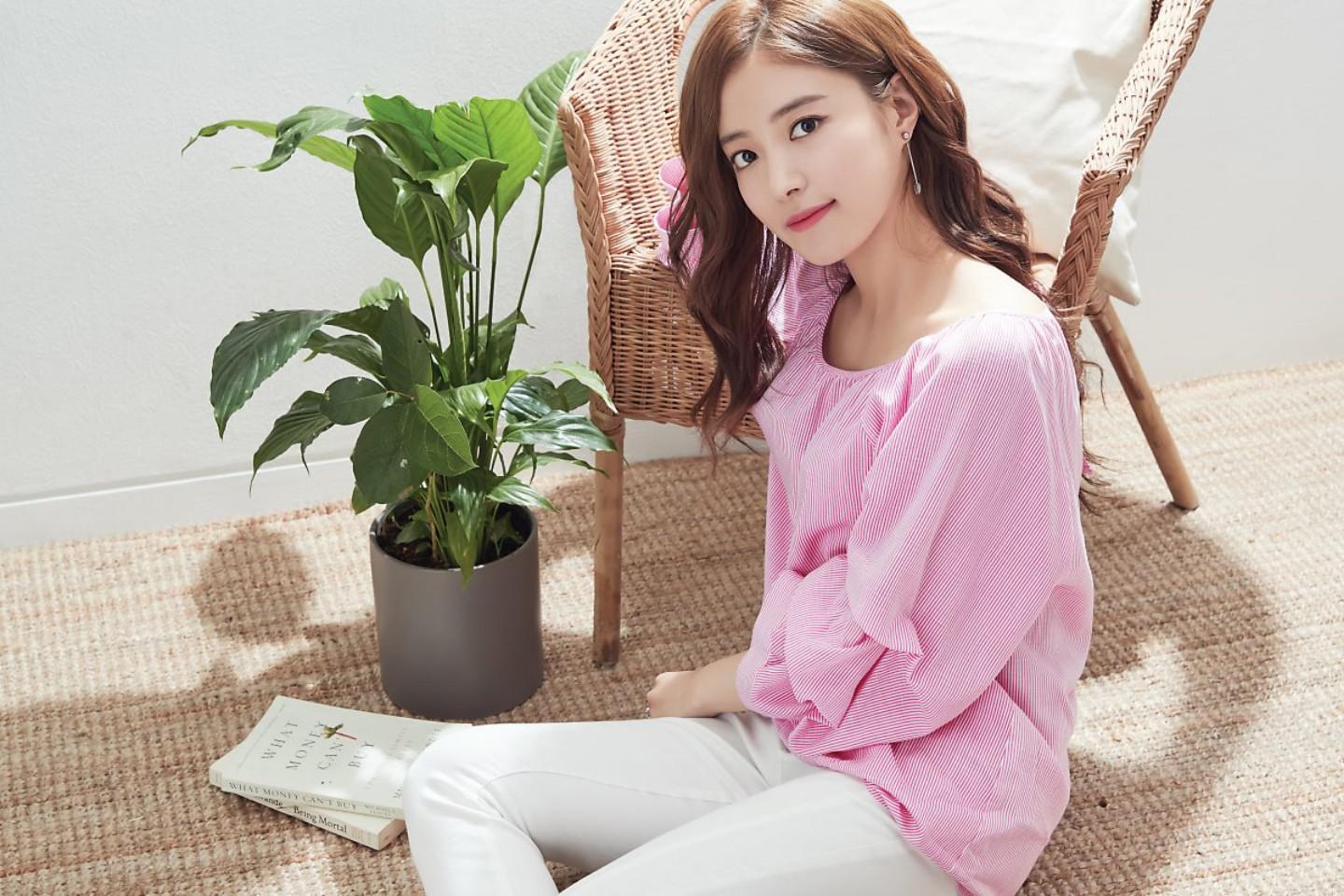 李世荣紧身牛仔高跟英姿飒爽[5]