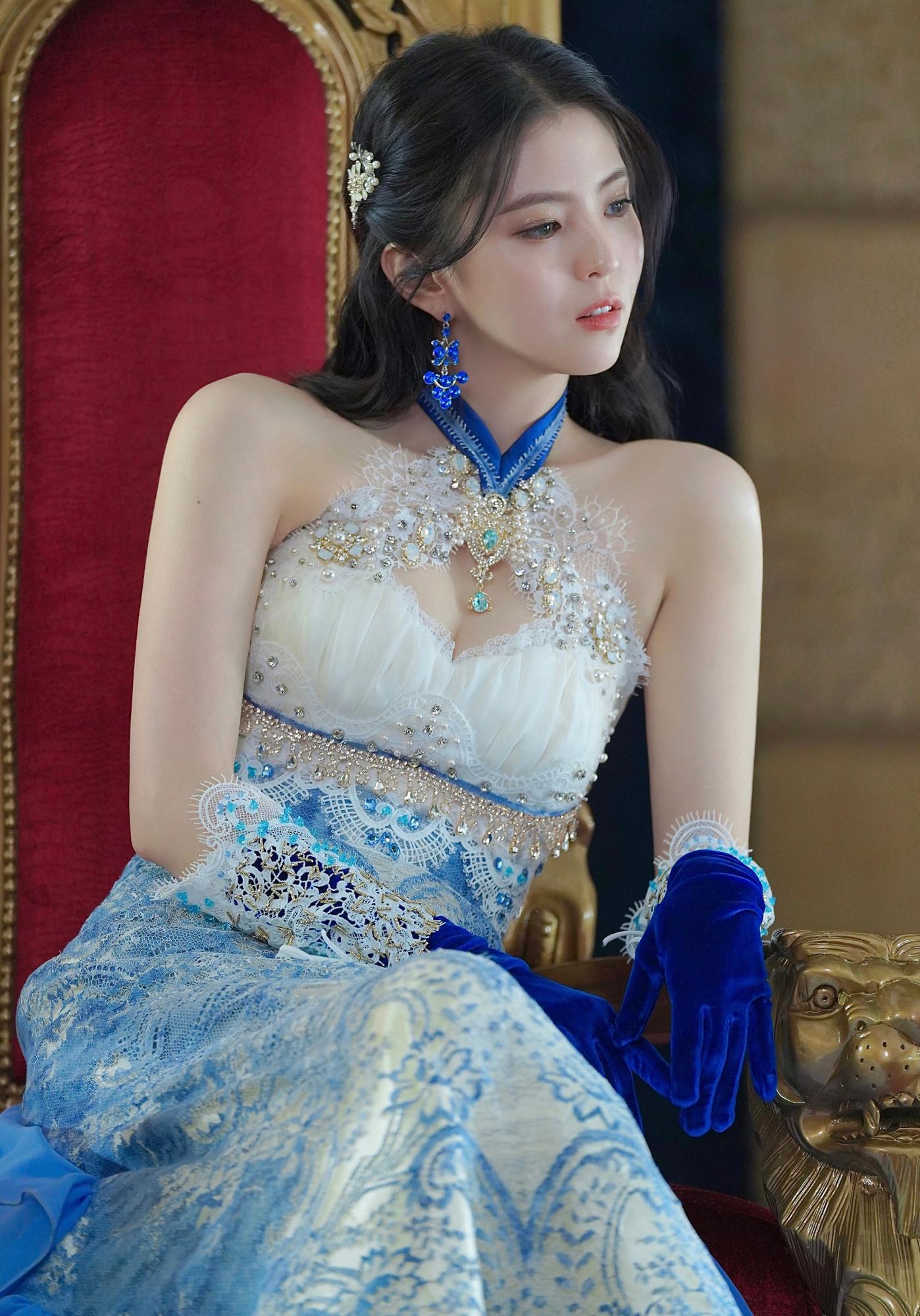 韩素希身穿包臀长裙惊艳四射2[6]