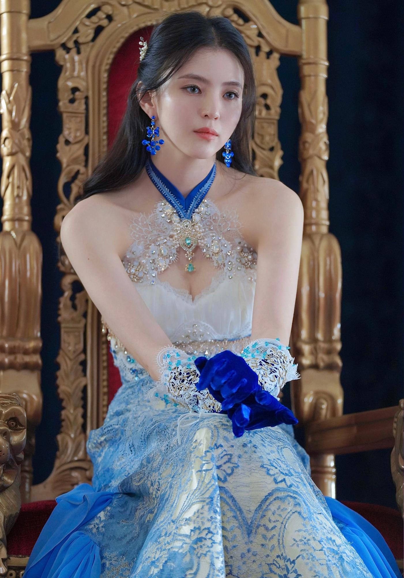 韩素希身穿包臀长裙惊艳四射2[7]