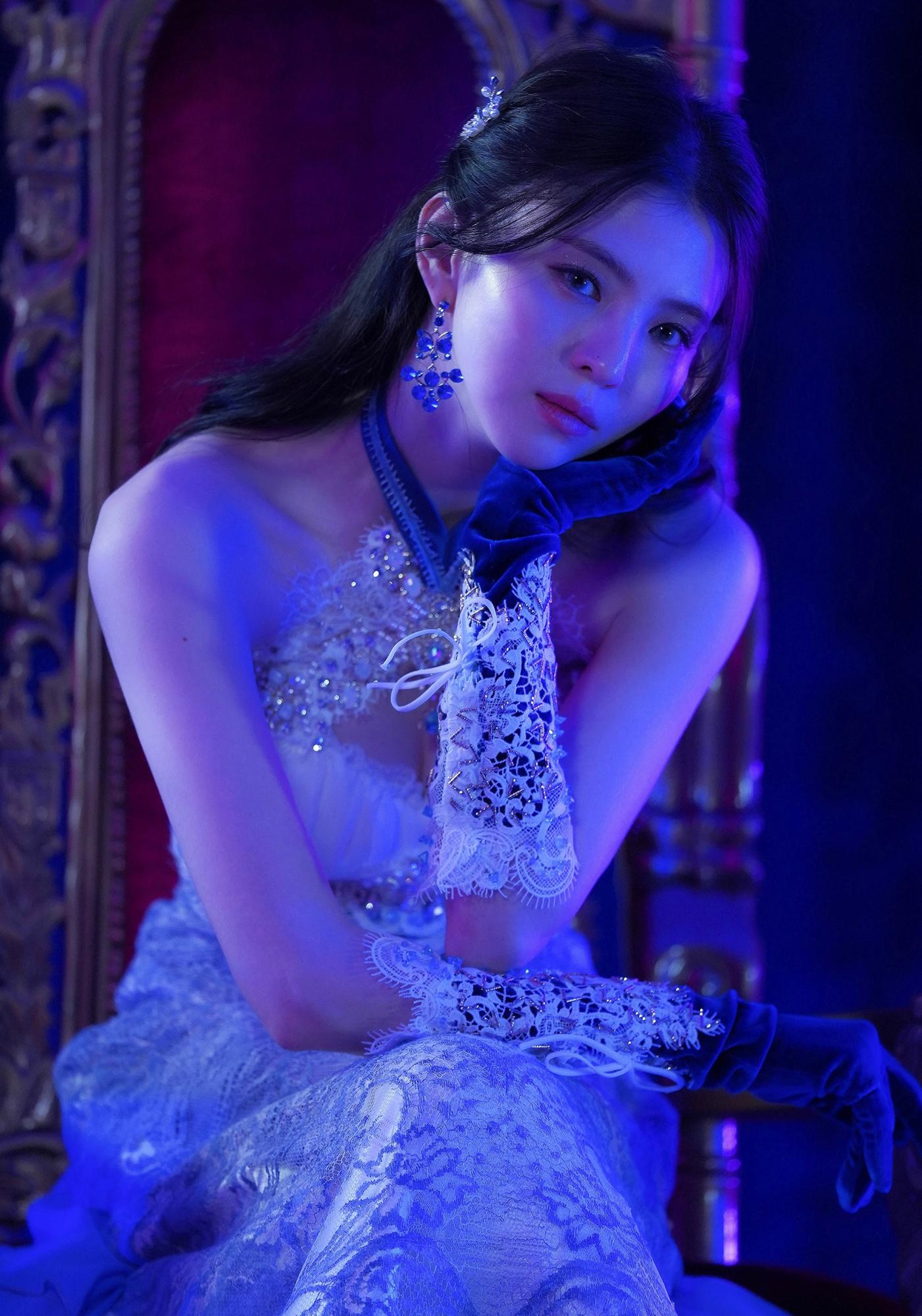 韩素希身穿包臀长裙惊艳四射[10]