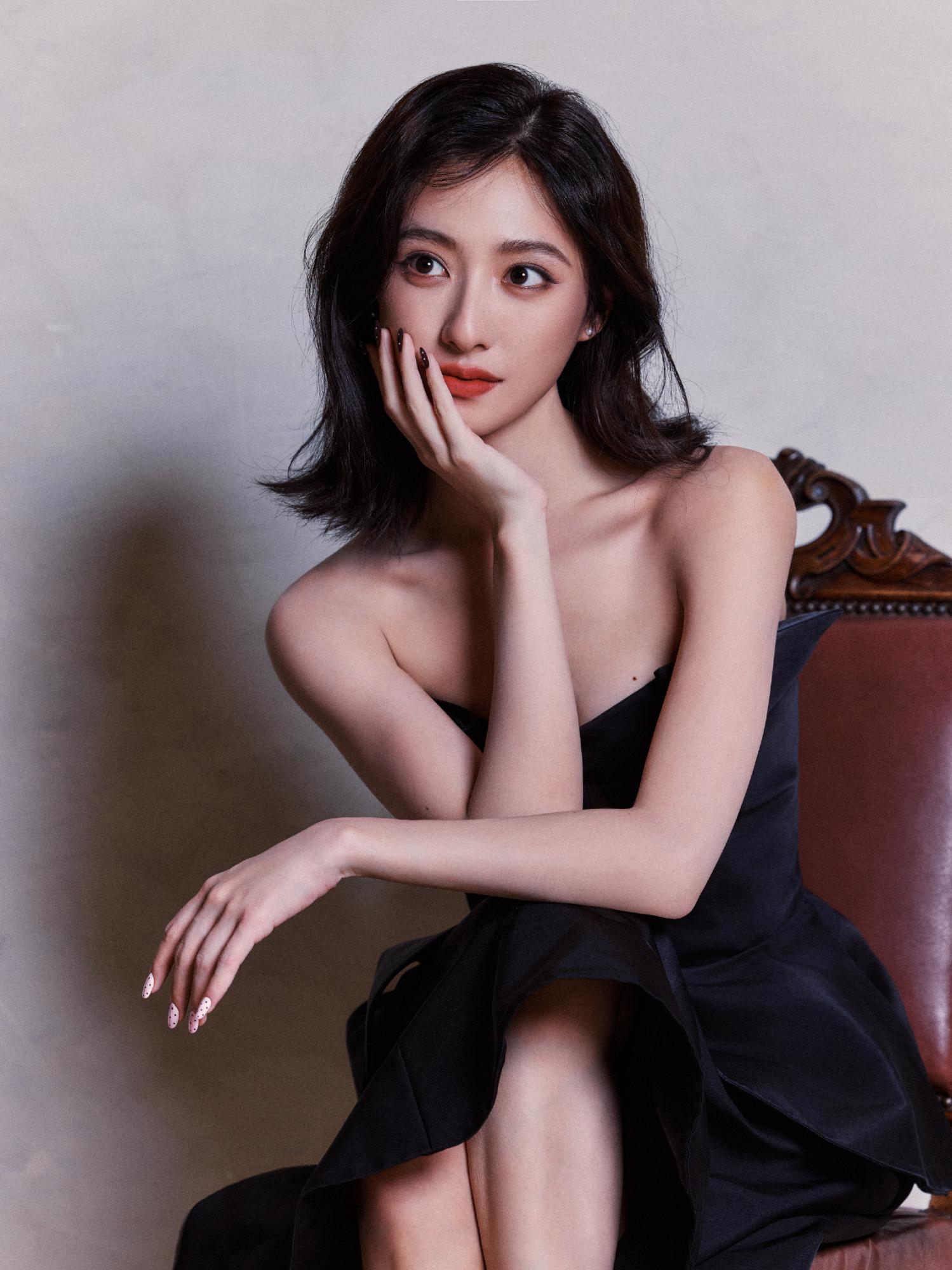 胡连馨白色短袜青春妩媚[5]