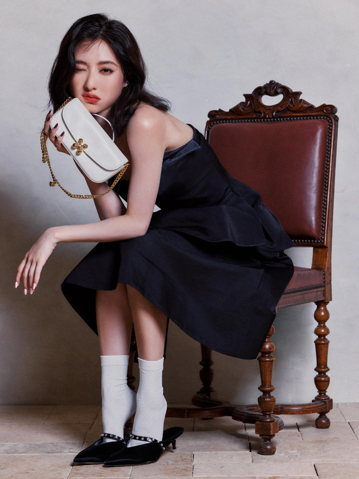 胡连馨白色短袜青春妩媚[6]