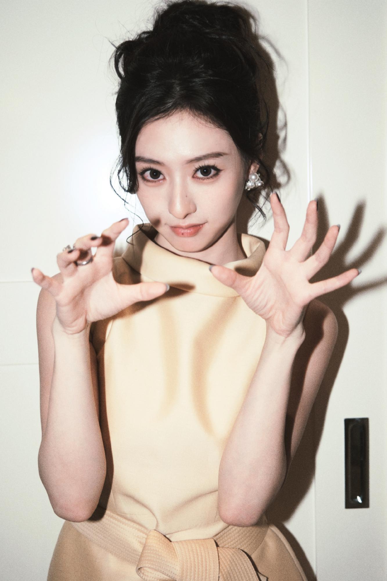 胡连馨黄色连衣裙美腿高跟清纯可爱写真[7]