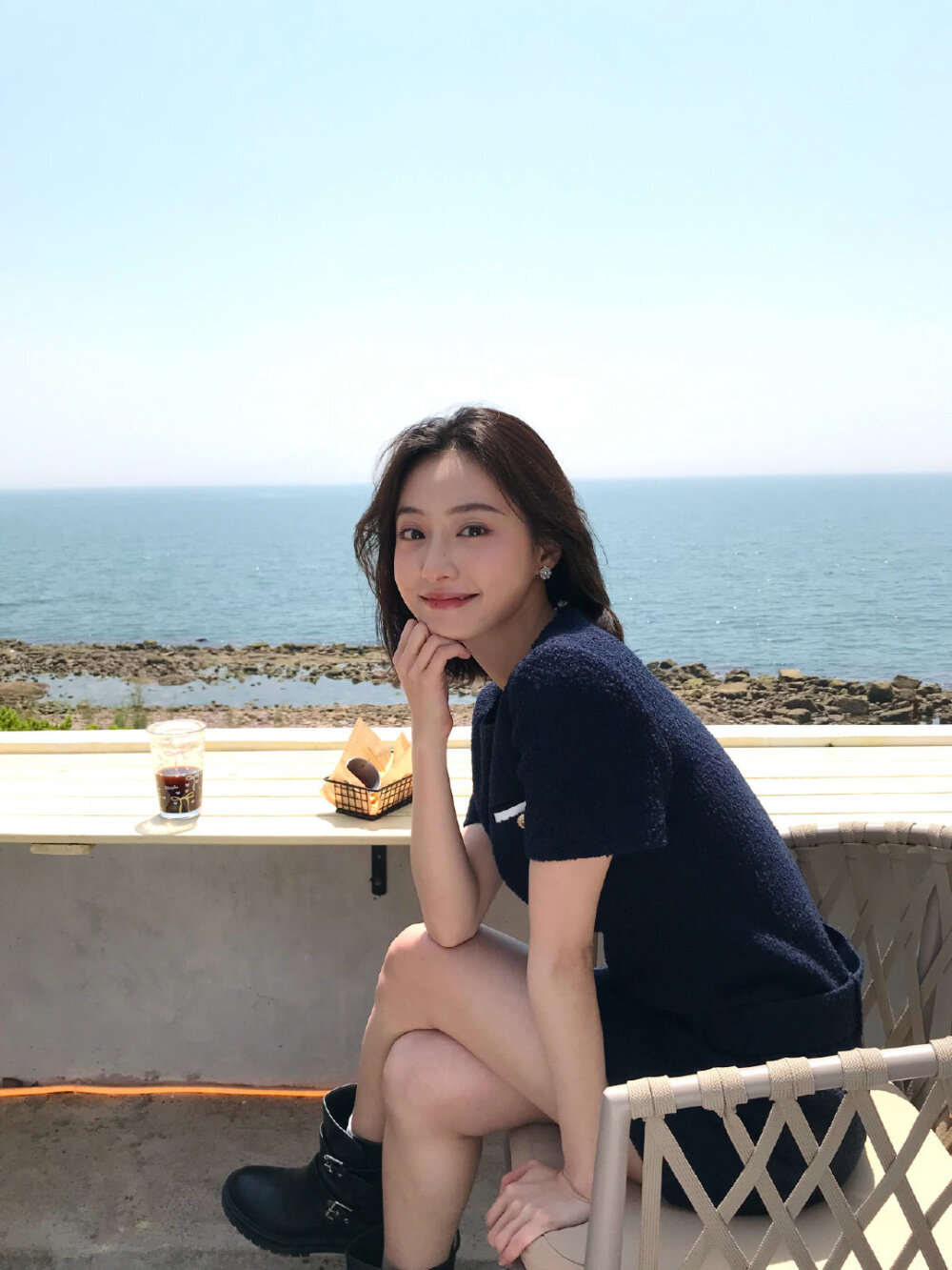 胡连馨海边旅游素颜自拍[2]