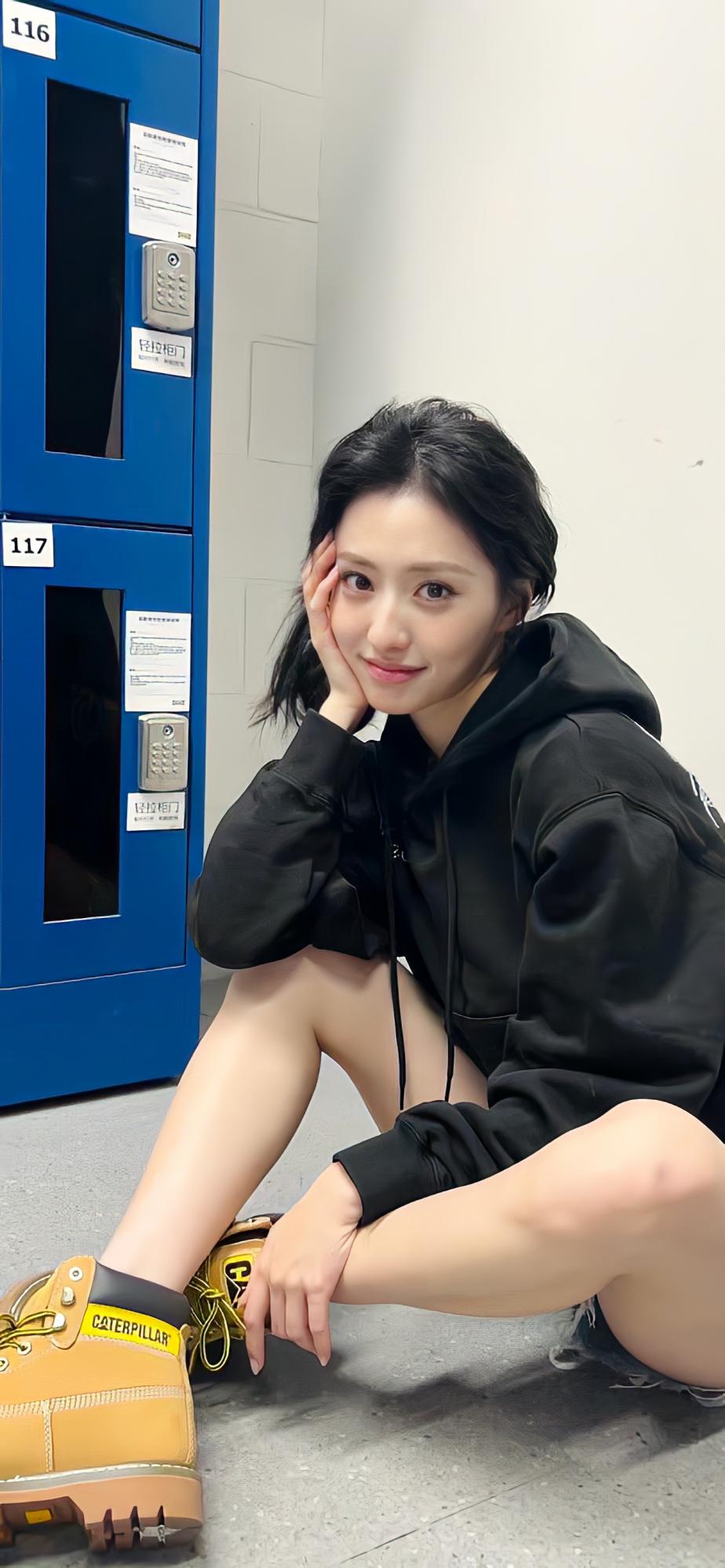 胡连馨白色短袜各色美腿写真[2]