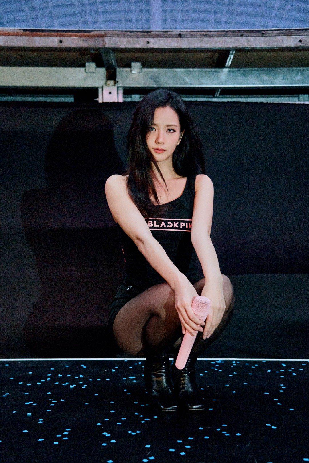 金智秀(Kim Jisoo)DEADLINE亚洲巡演黑丝袜美腿锦集[5]