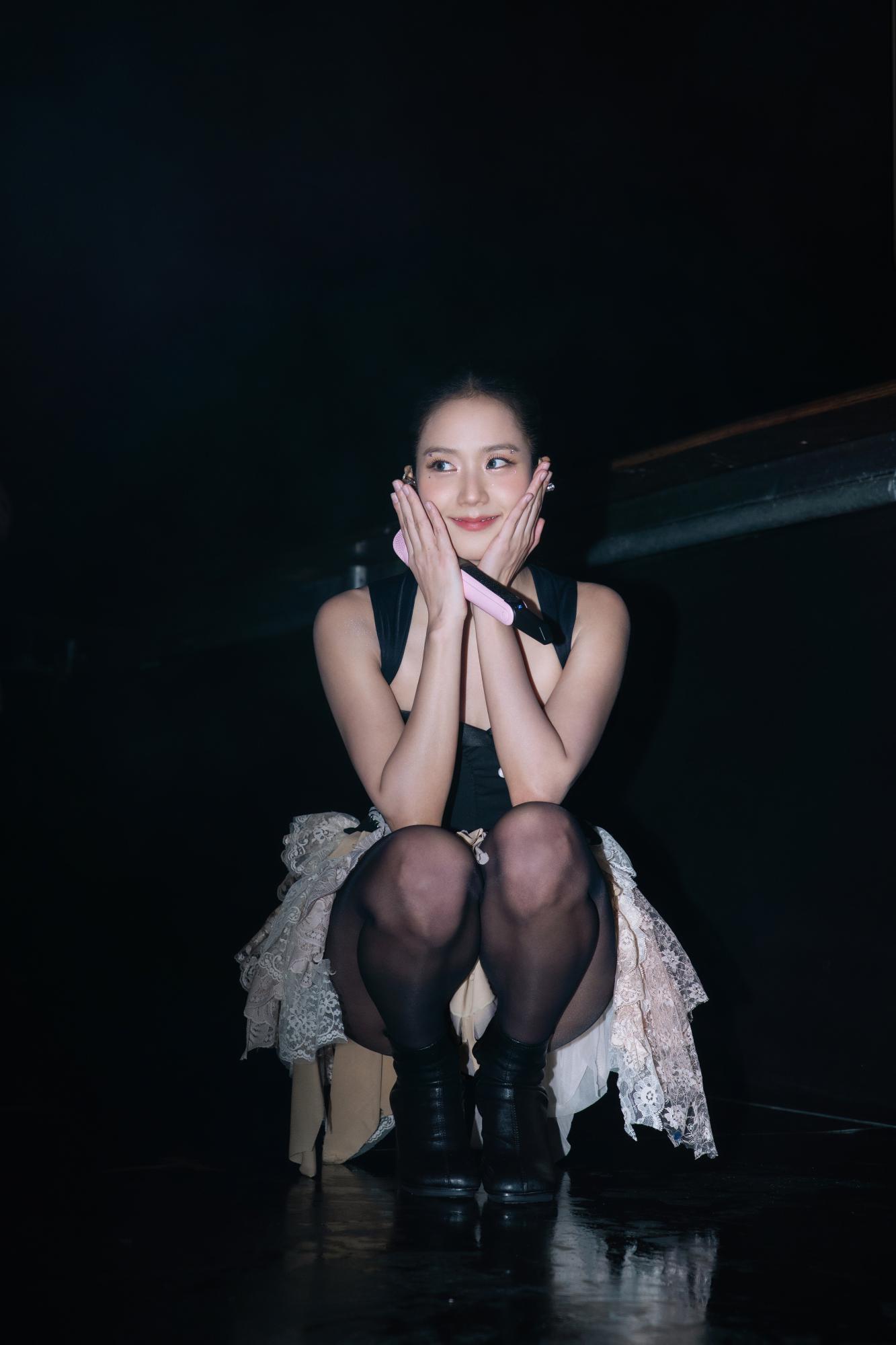 金智秀(Kim Jisoo)DEADLINE亚洲巡演黑丝袜美腿锦集[9]