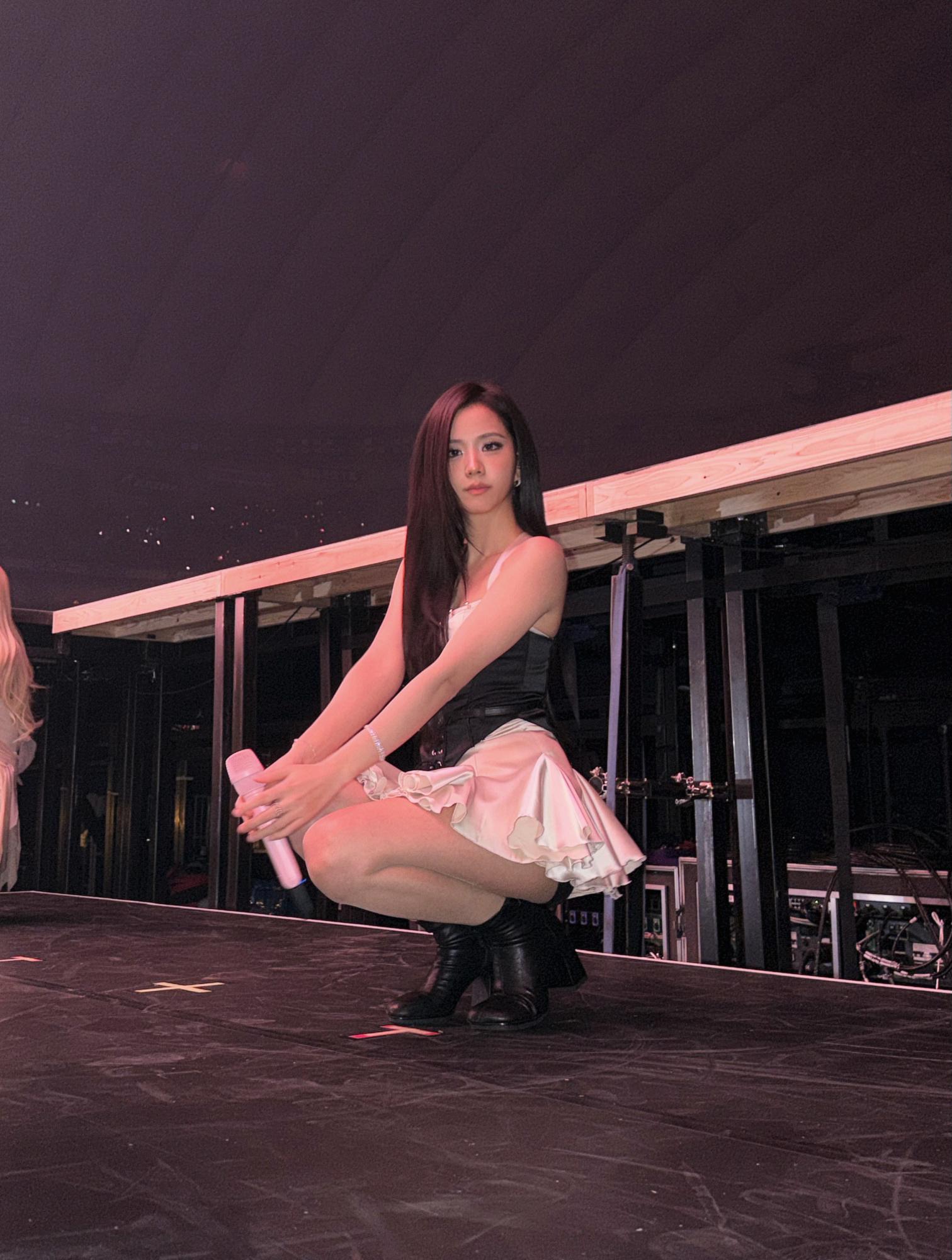 金智秀(Kim Jisoo)肉色丝袜舞台锦集[4]