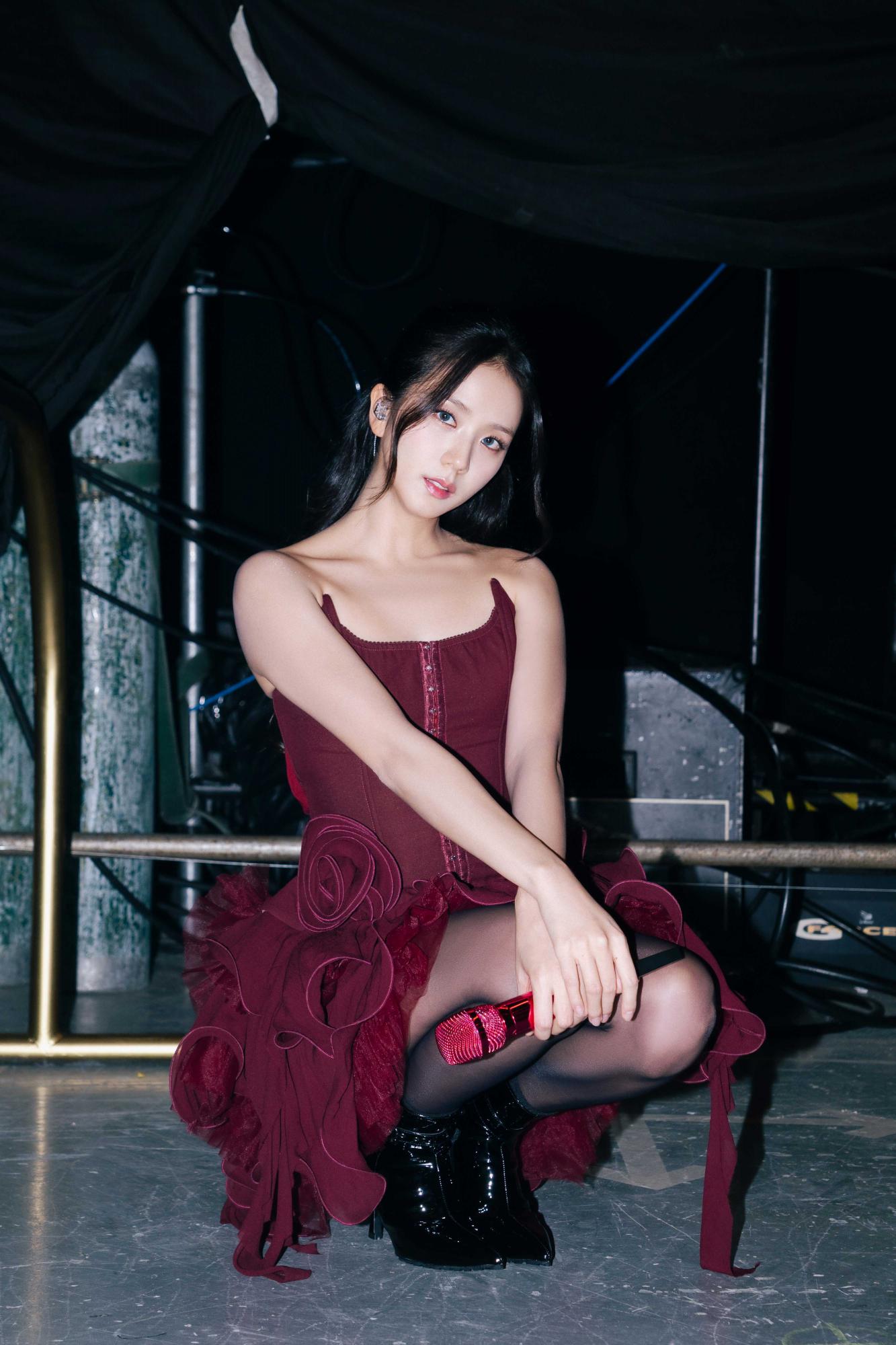 金智秀(Kim Jisoo)黑丝袜美腿舞台热舞[6]