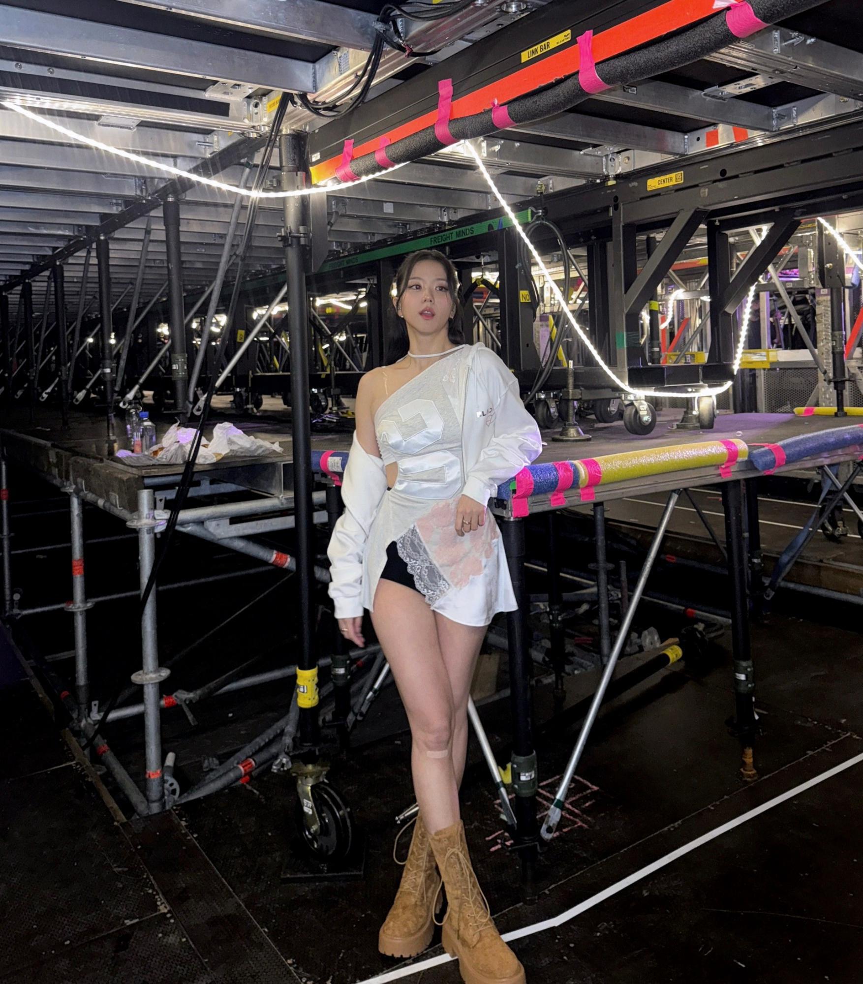 金智秀(Kim Jisoo)清纯可爱自拍[9]