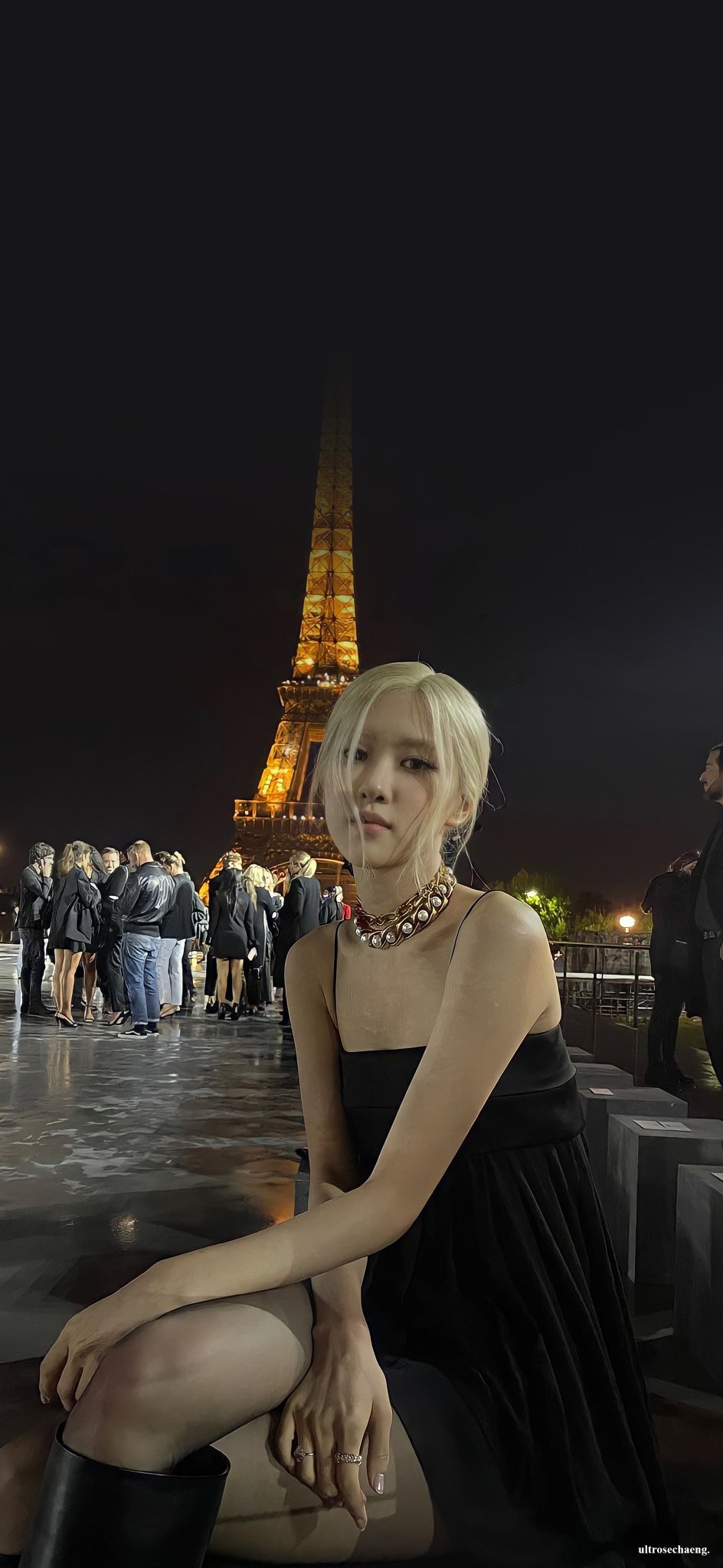 朴彩英暗色系大厂美腿写真[7]