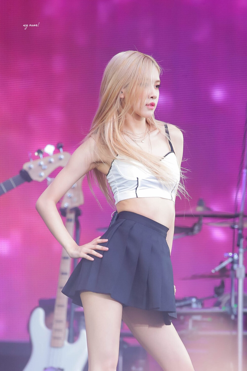 朴彩英美腿舞台热舞活力十足[4]